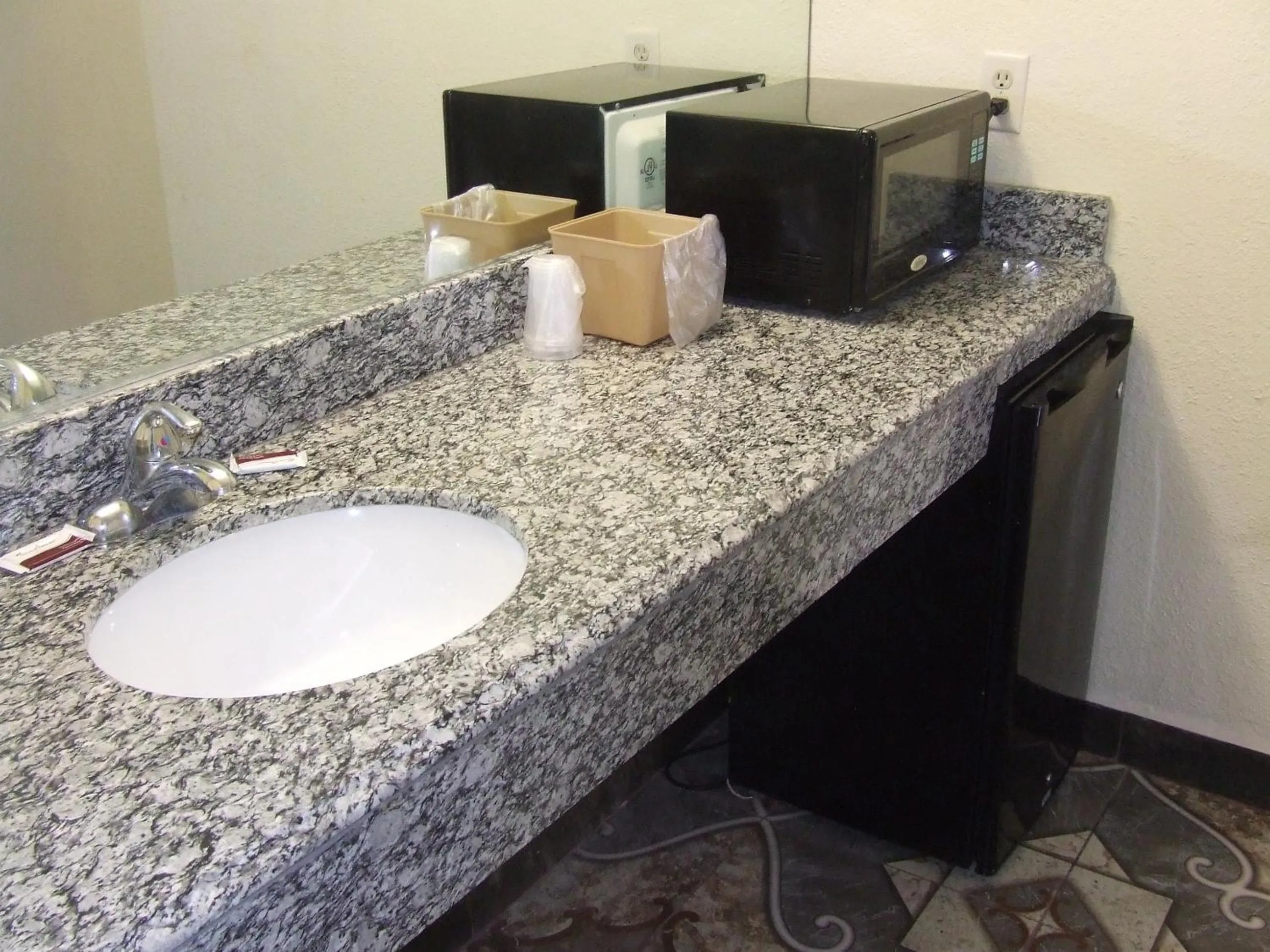 Photo of the whole room in Americas Best Value Inn Beaumont