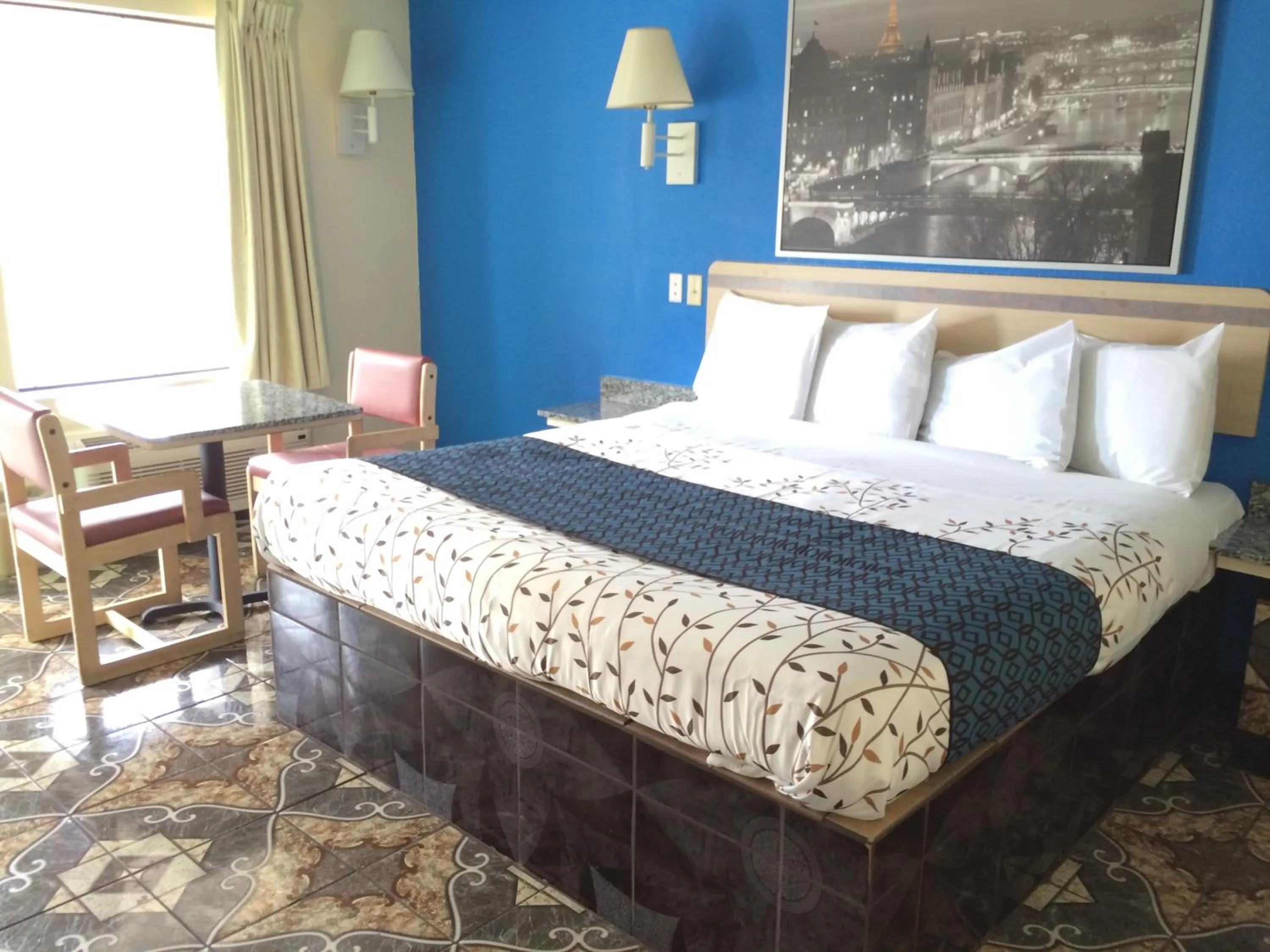 Bed in Americas Best Value Inn Beaumont