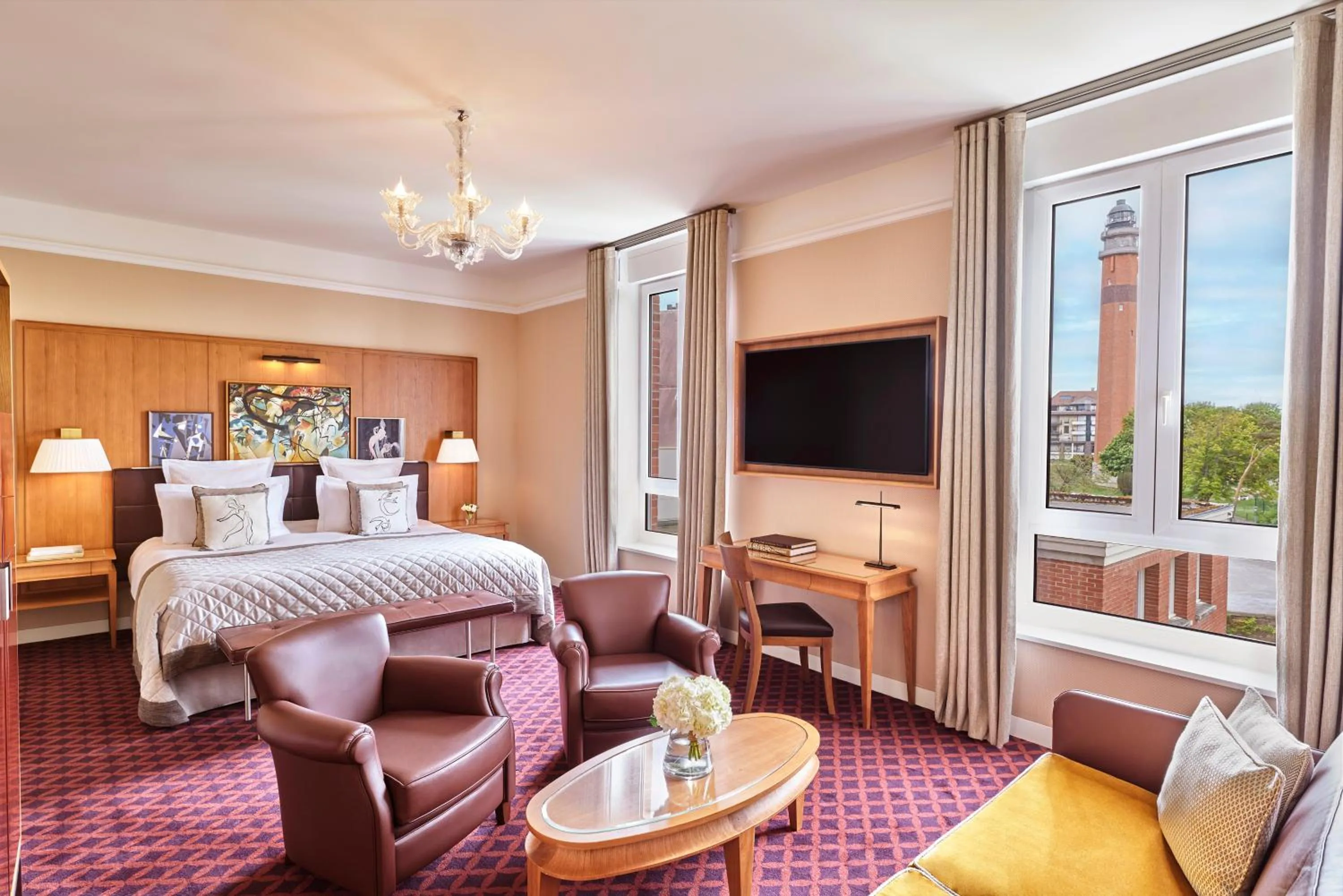 Bed in Hôtel Barrière Le Westminster