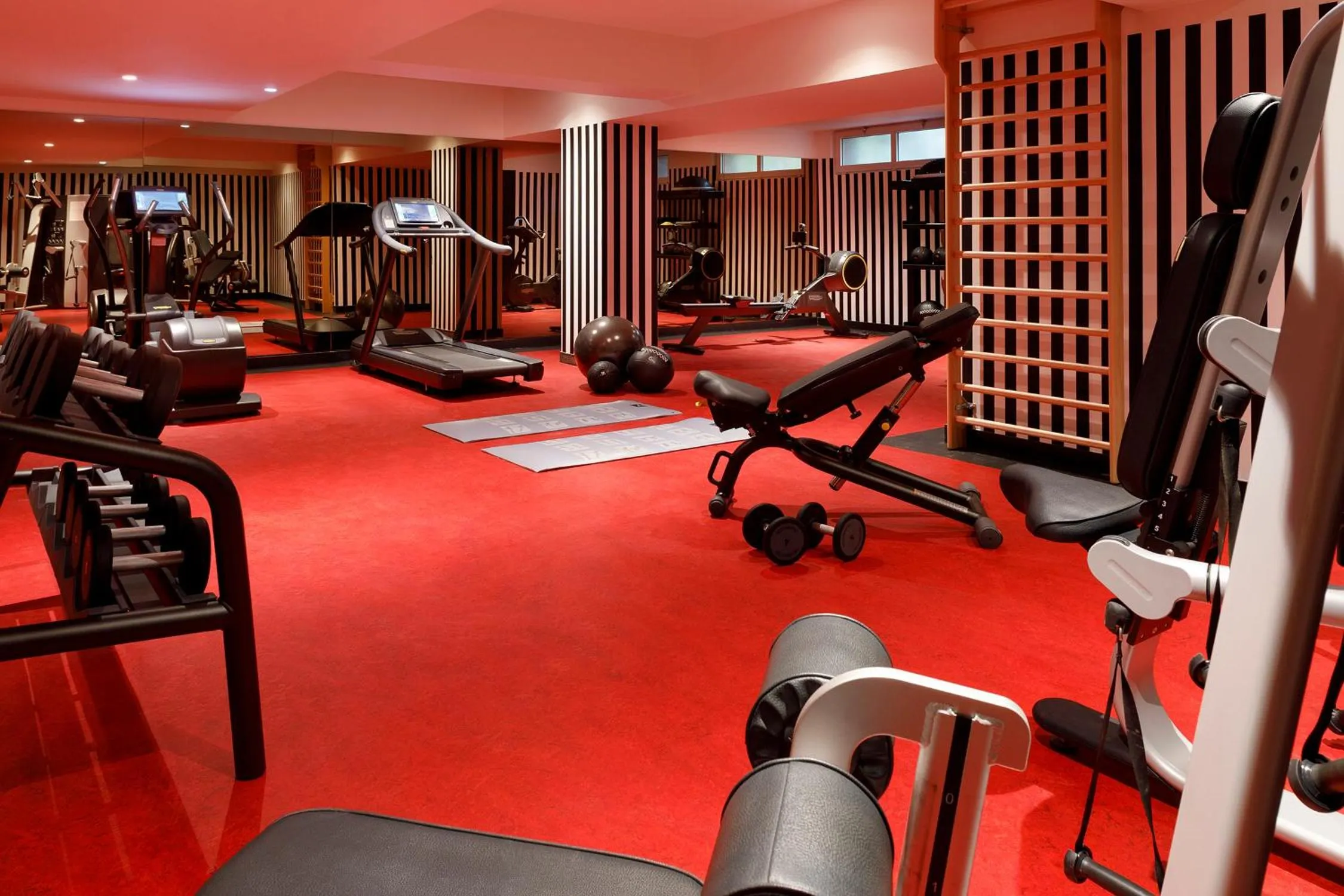 Fitness centre/facilities in Hôtel Barrière Le Westminster