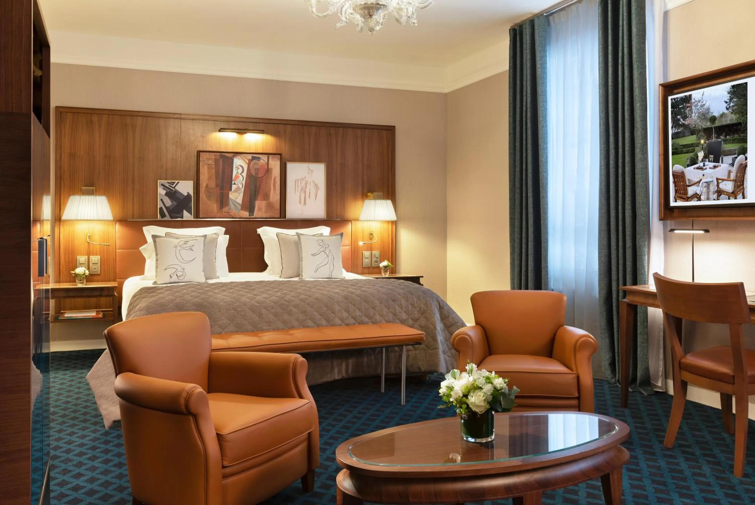 Photo of the whole room, Bed in Hôtel Barrière Le Westminster