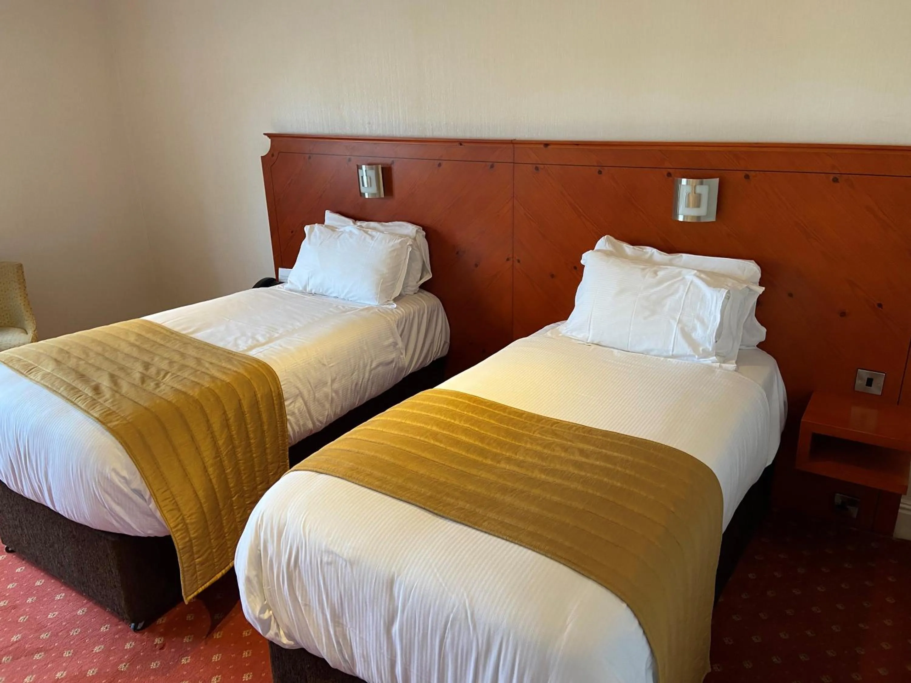 Bedroom, Bed in Loftsome Bridge Hotel