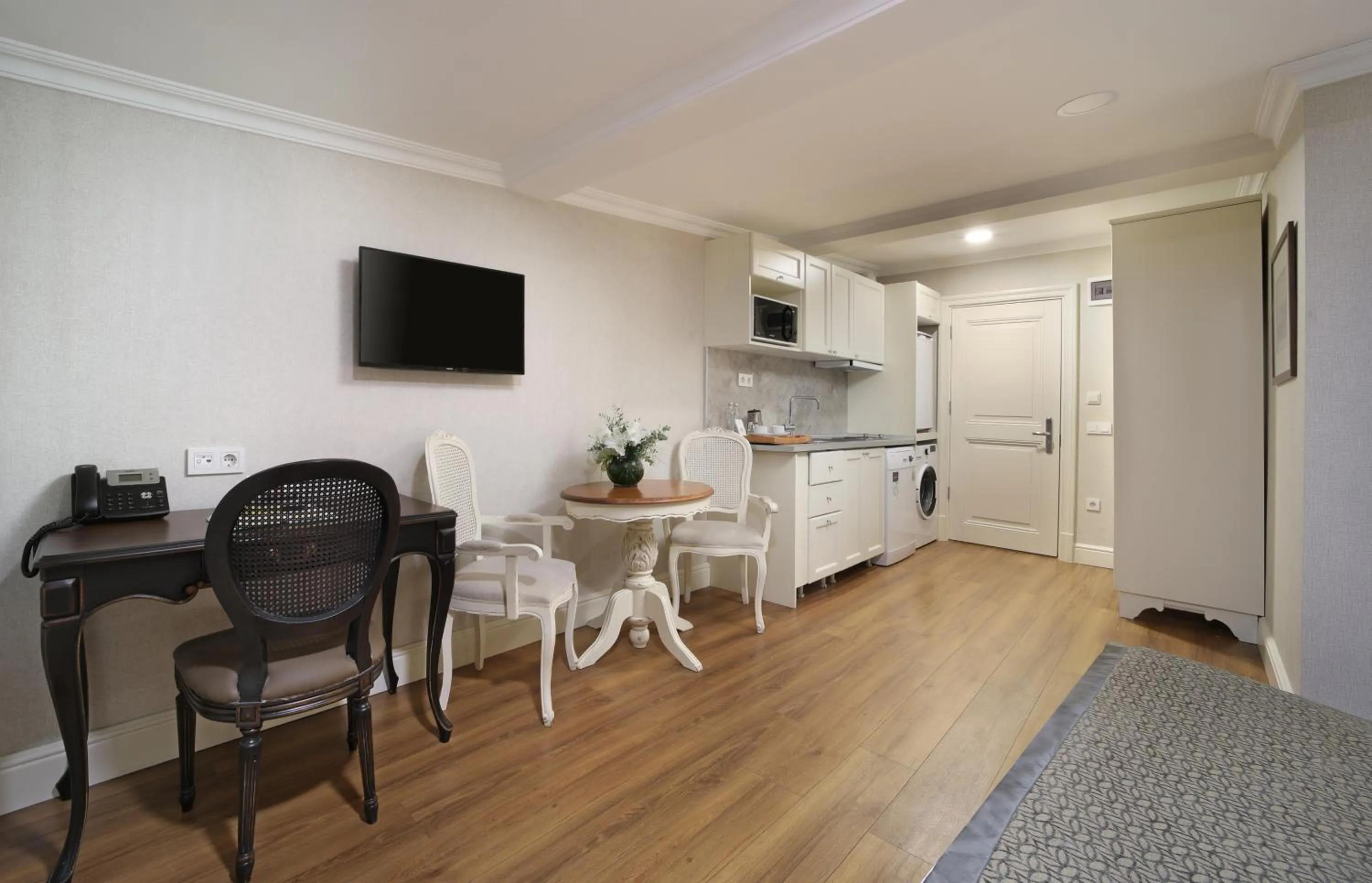 TV and multimedia in Meroddi La Porta