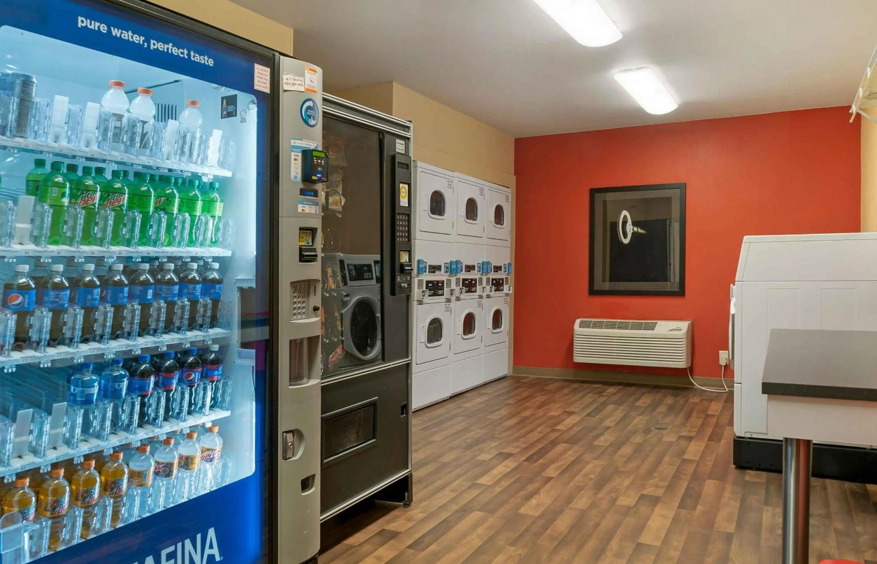 Property building in Extended Stay America Suites - Detroit - Dearborn