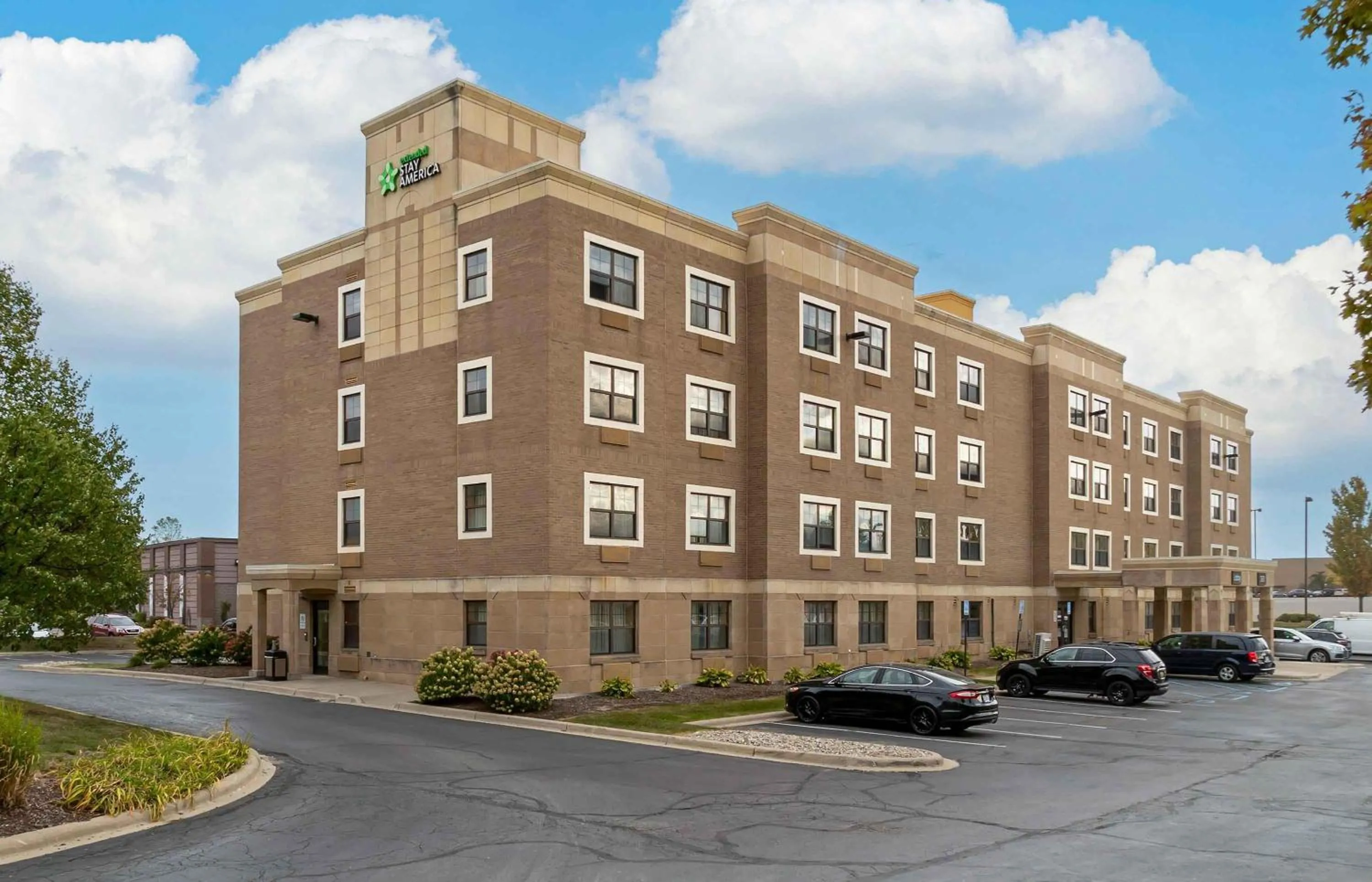 Property building in Extended Stay America Suites - Detroit - Dearborn