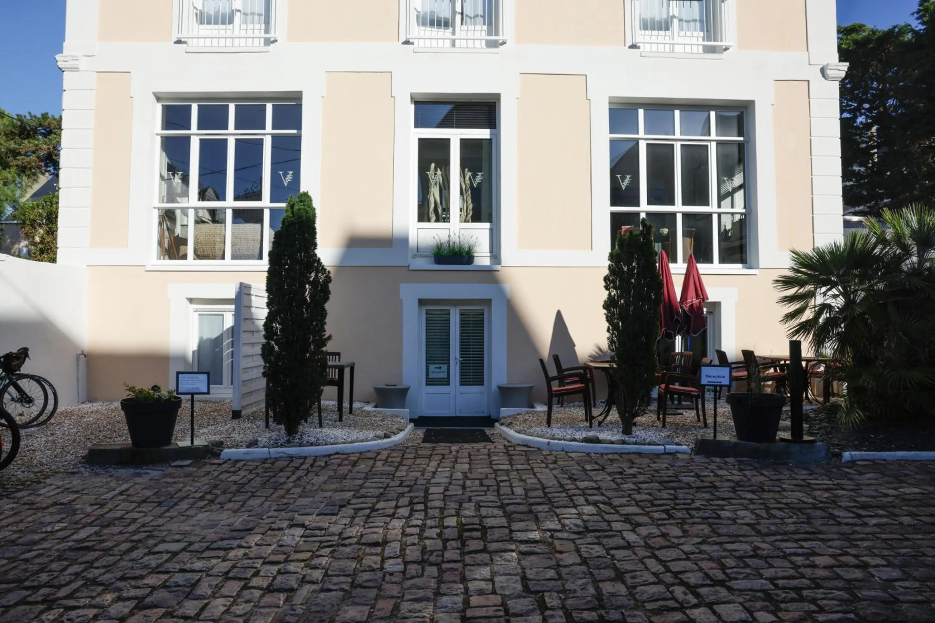 Property building in Hôtel La Villefromoy