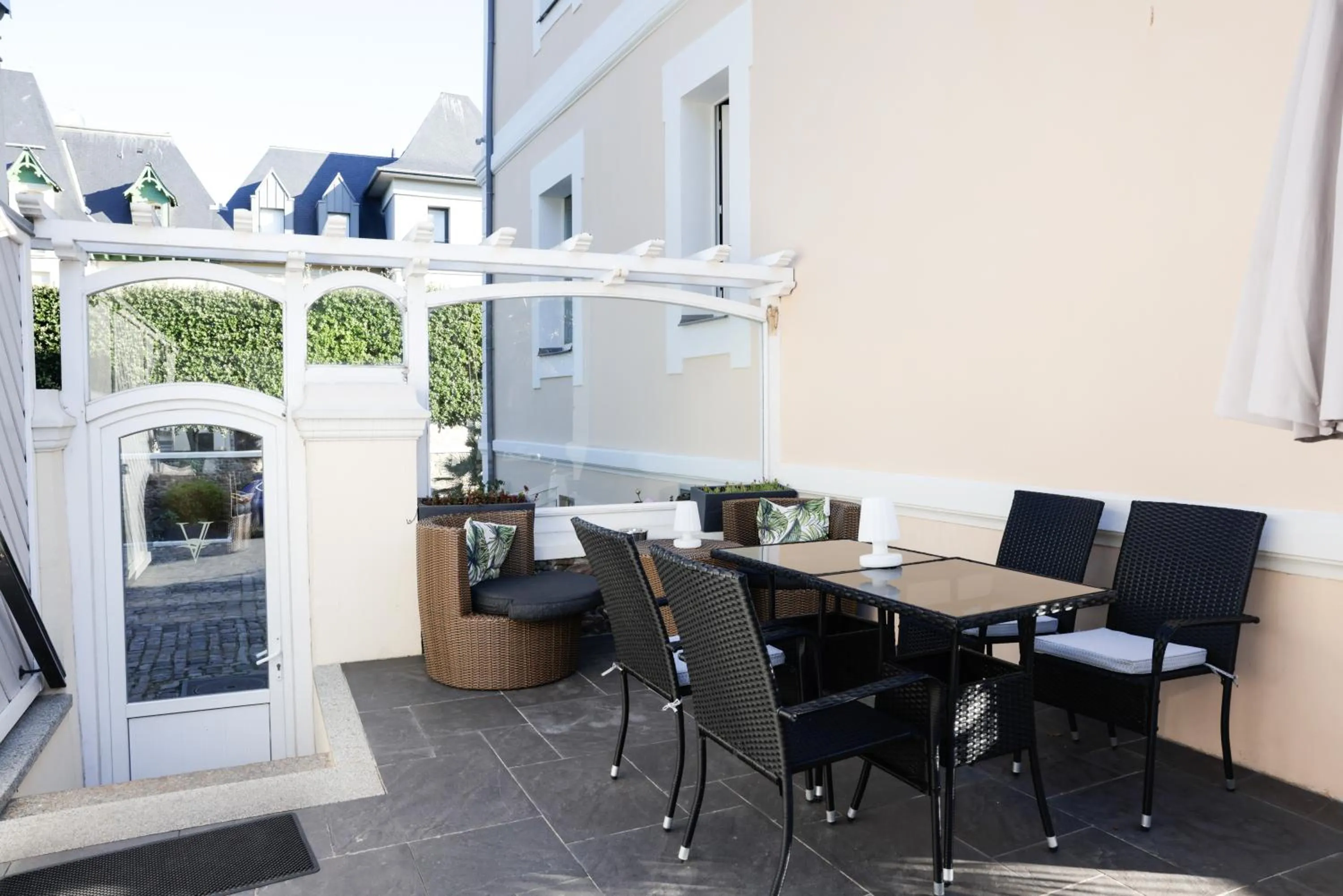Patio in Hôtel La Villefromoy
