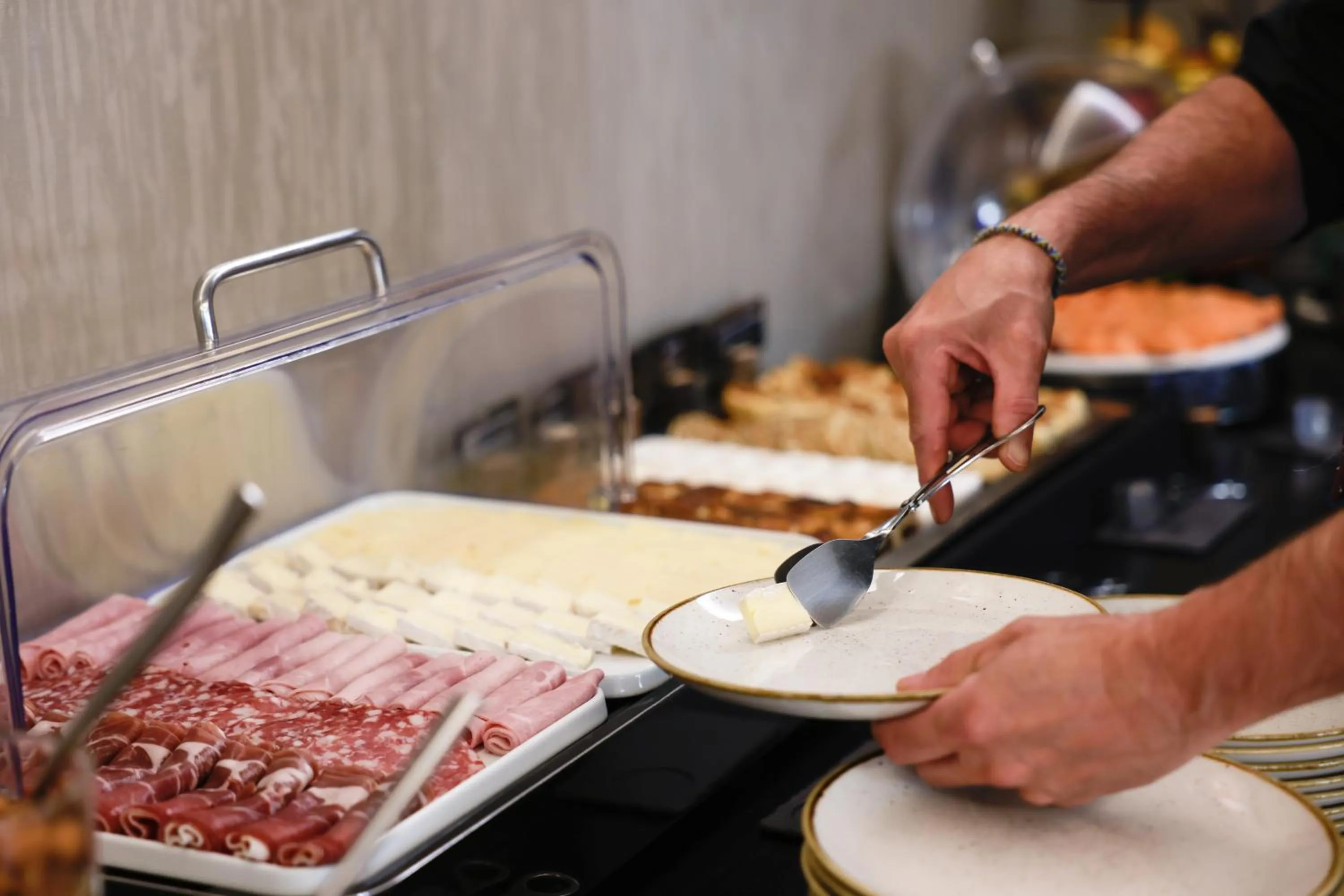 People in Hôtel La Villefromoy