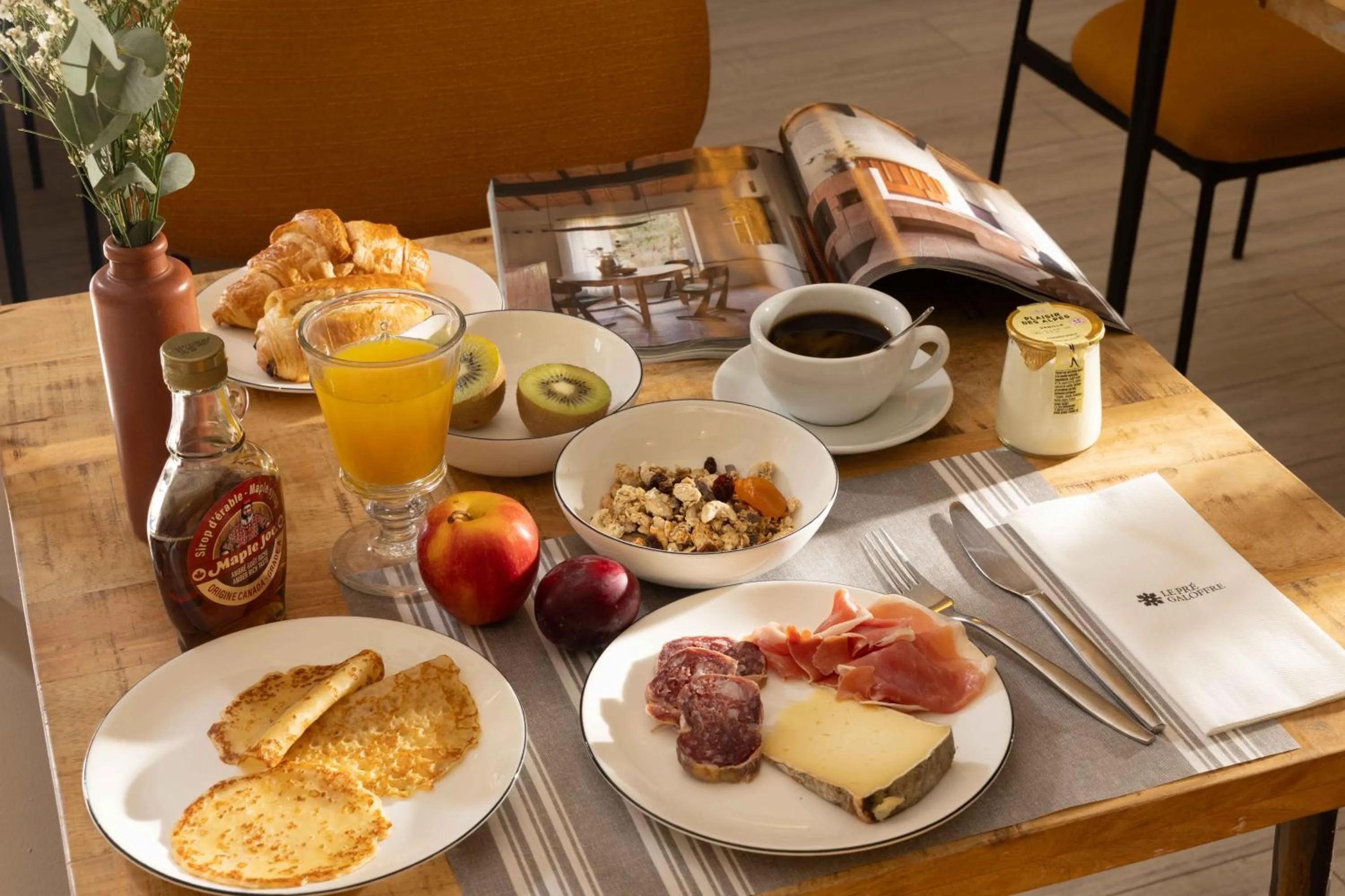 Breakfast in Hôtel Le Pré Galoffre