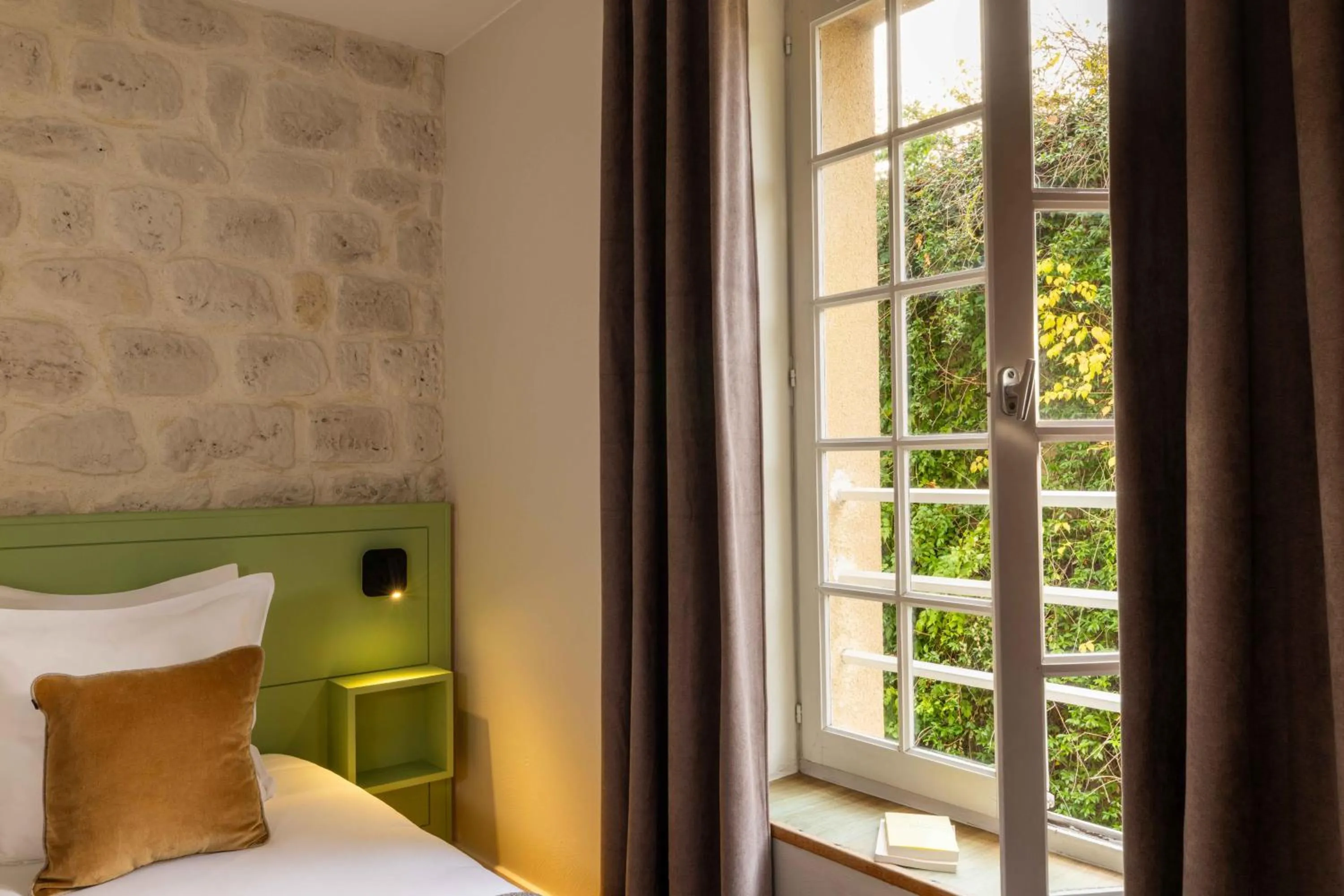 Bathroom, Bed in Hôtel Le Pré Galoffre