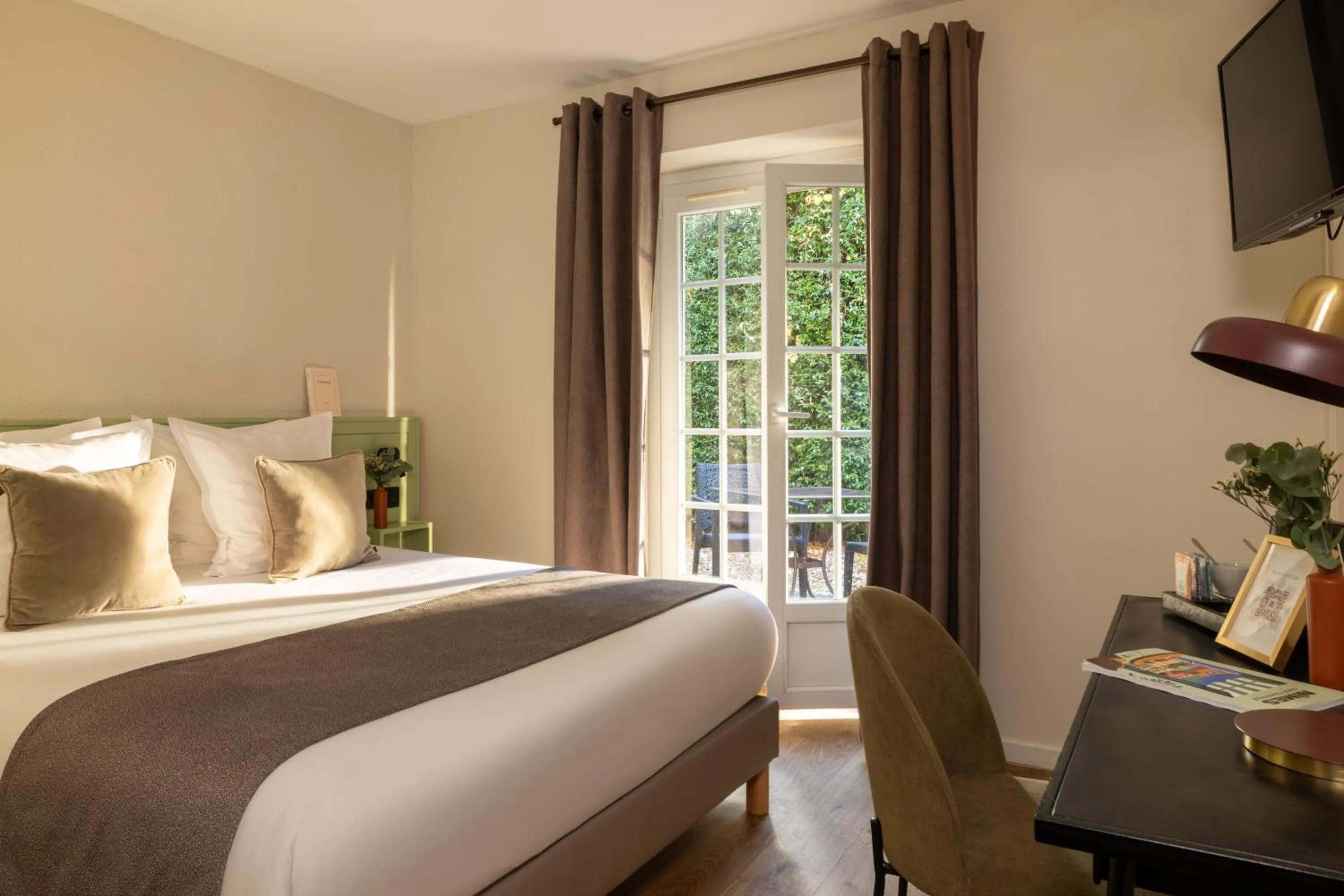 Photo of the whole room, Bed in Hôtel Le Pré Galoffre