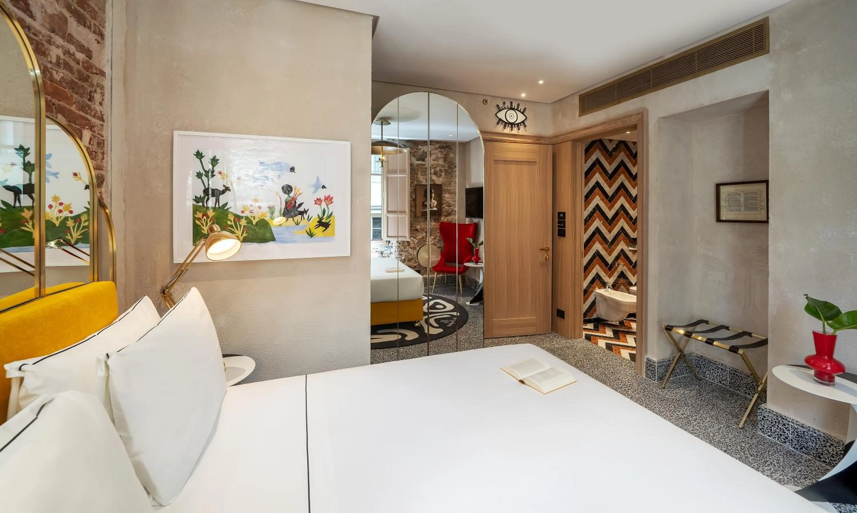 Photo of the whole room, Bed in Hotel Calimala Florence