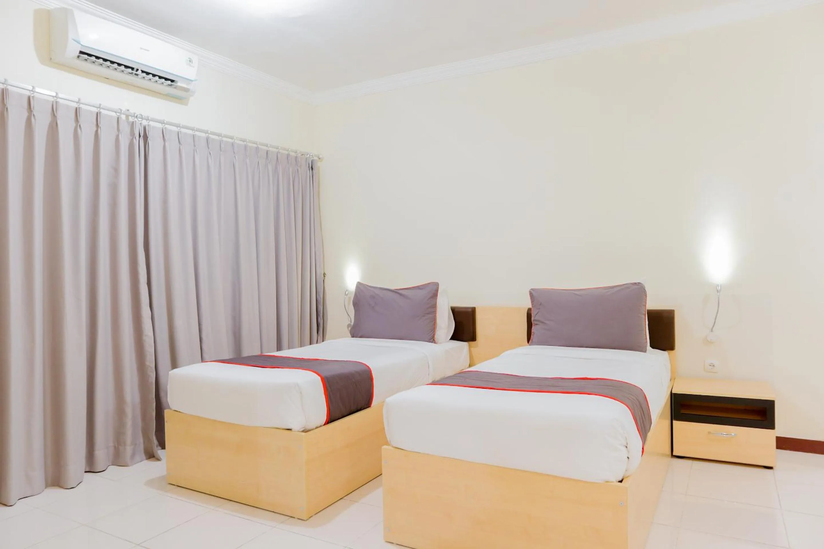 Bedroom in Collection O 6 Grand Palace Kemayoran