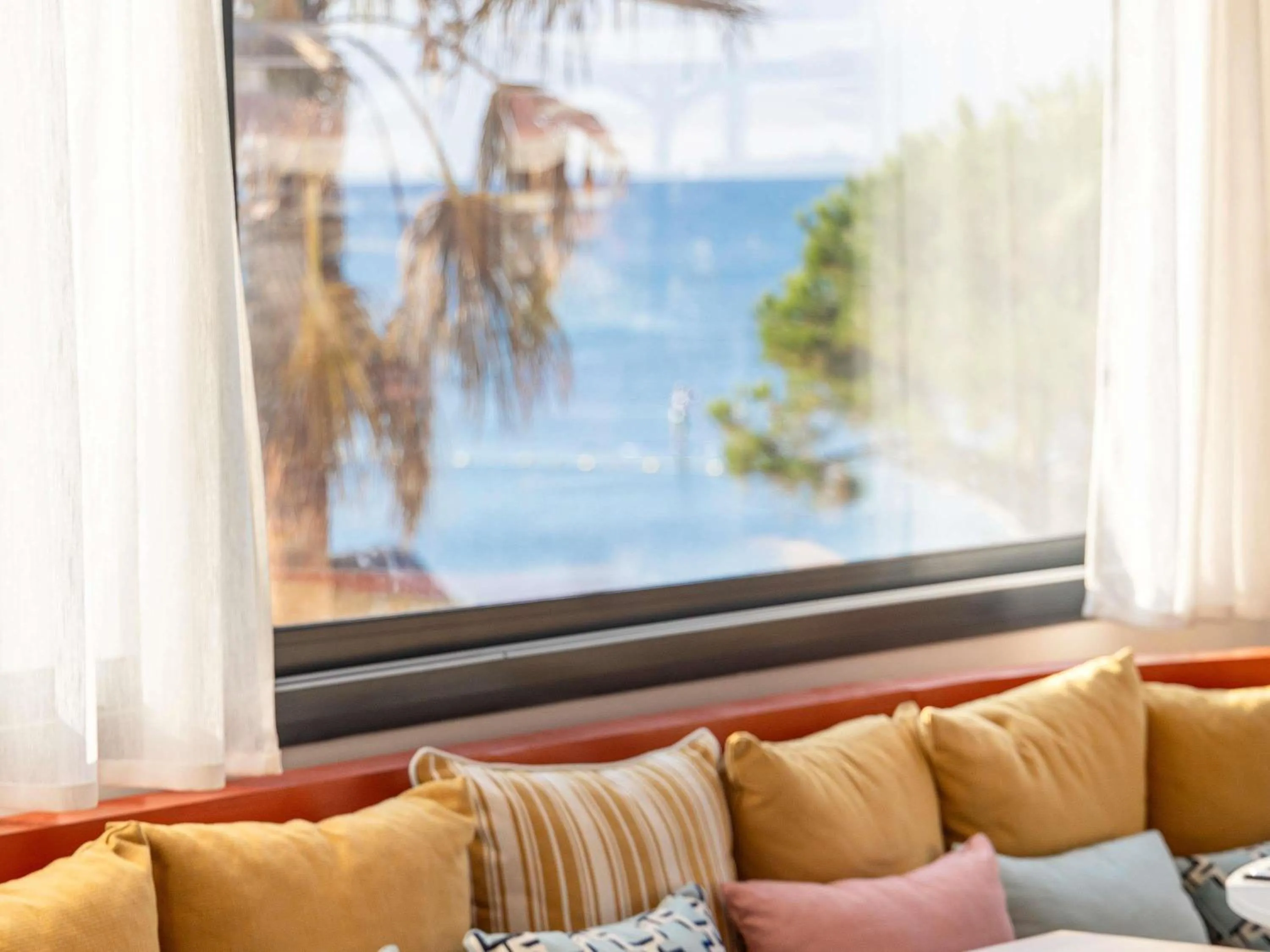 Restaurant/places to eat in Mercure Villeneuve Loubet Plage