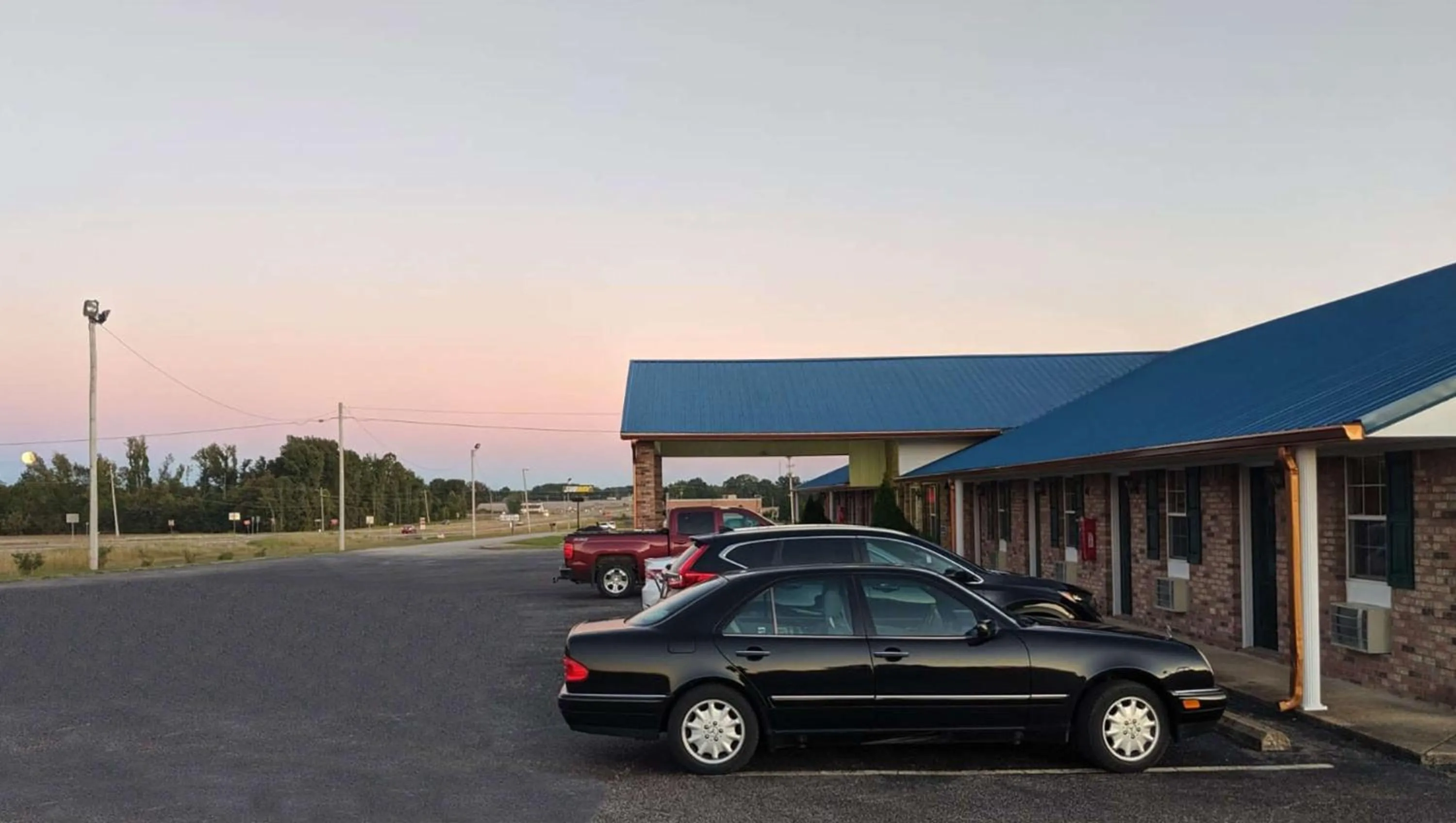 Property building in Rama Inn Bells - Jackson West Hwy 412