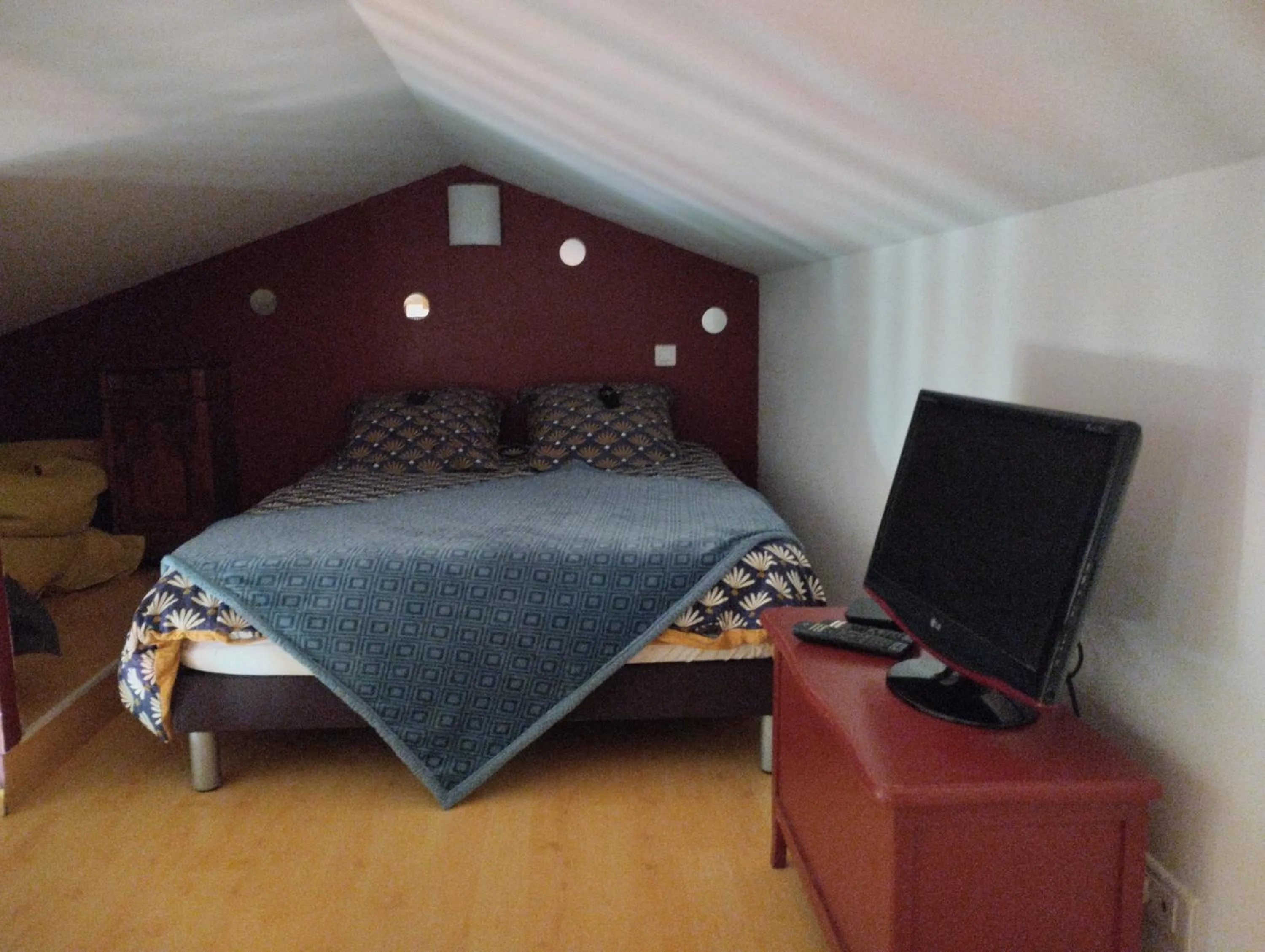 Bed in L'eden naturiste spas