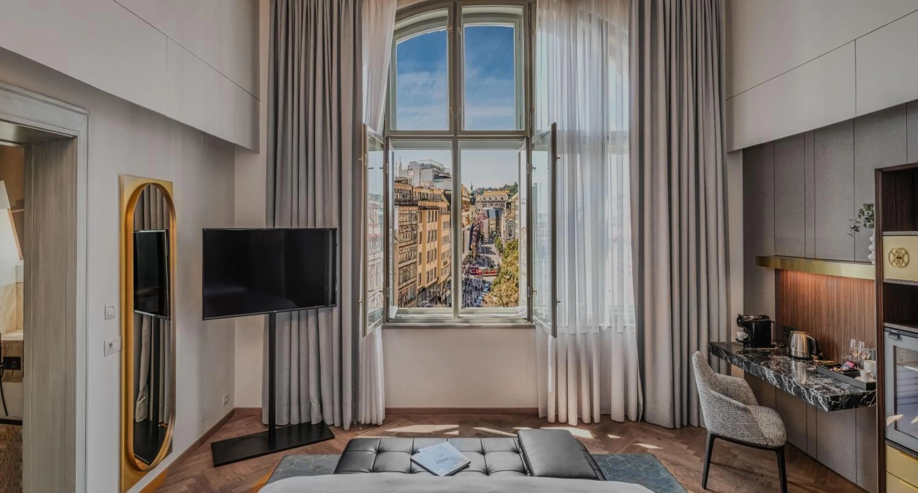 TV and multimedia in Mottl House by Adrez