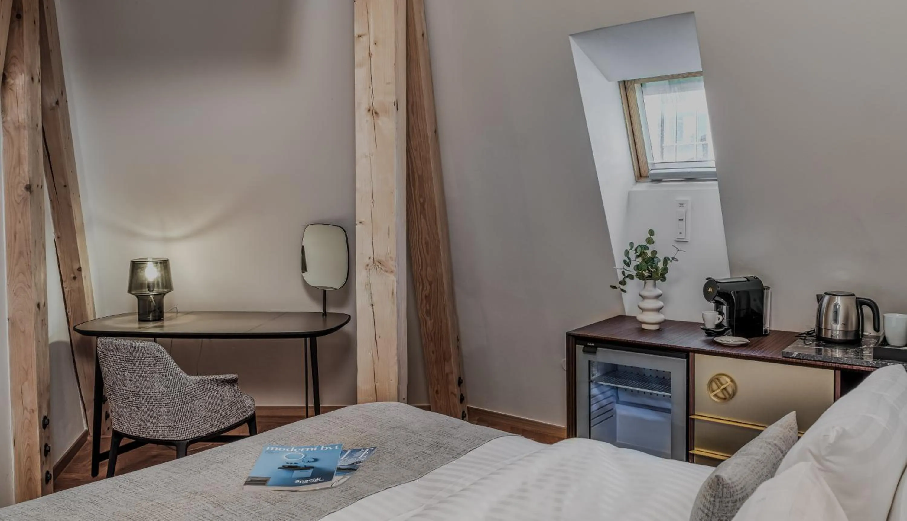 Bedroom in Mottl House by Adrez