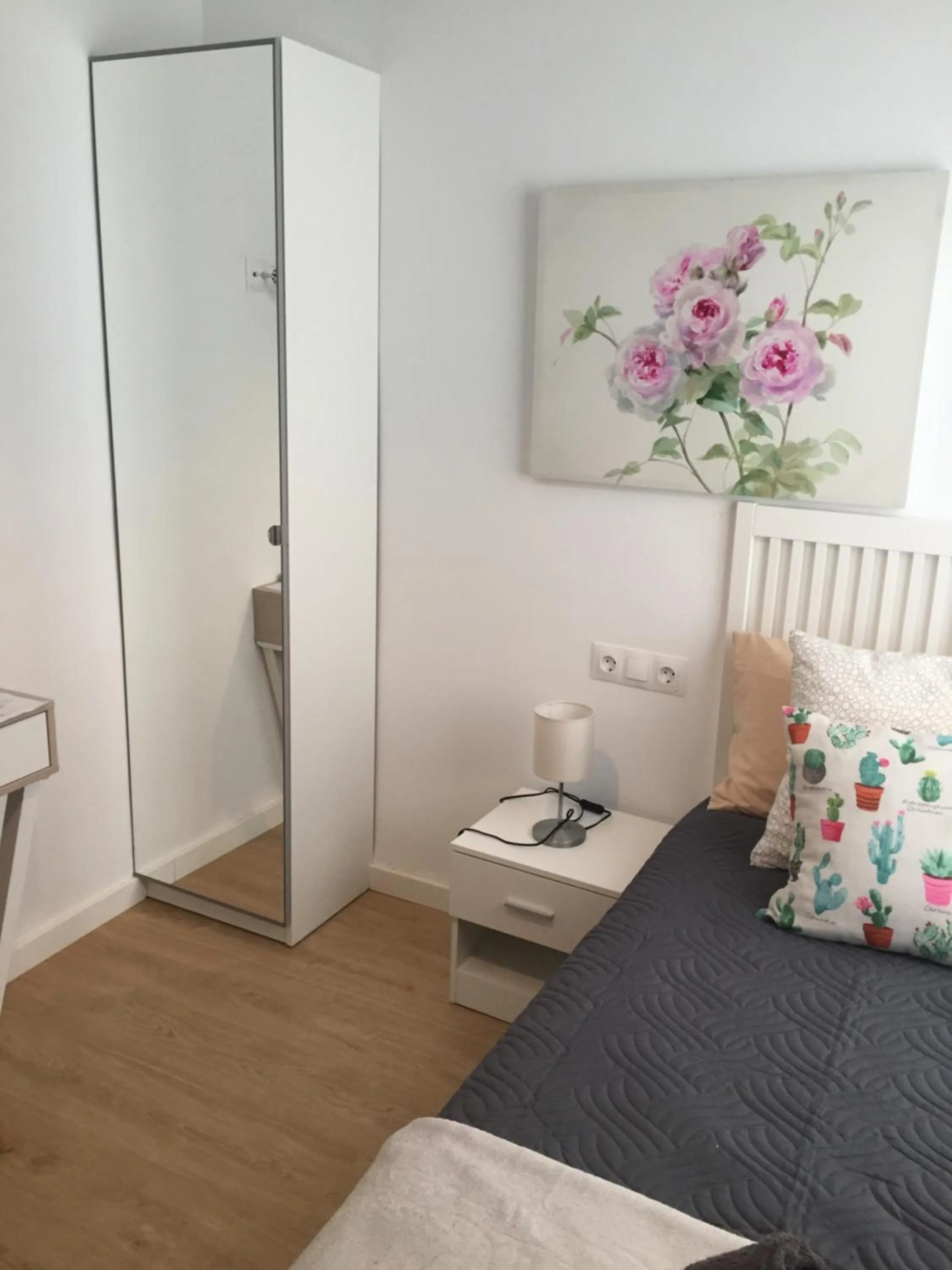 wardrobe, Bed in ViNALUX