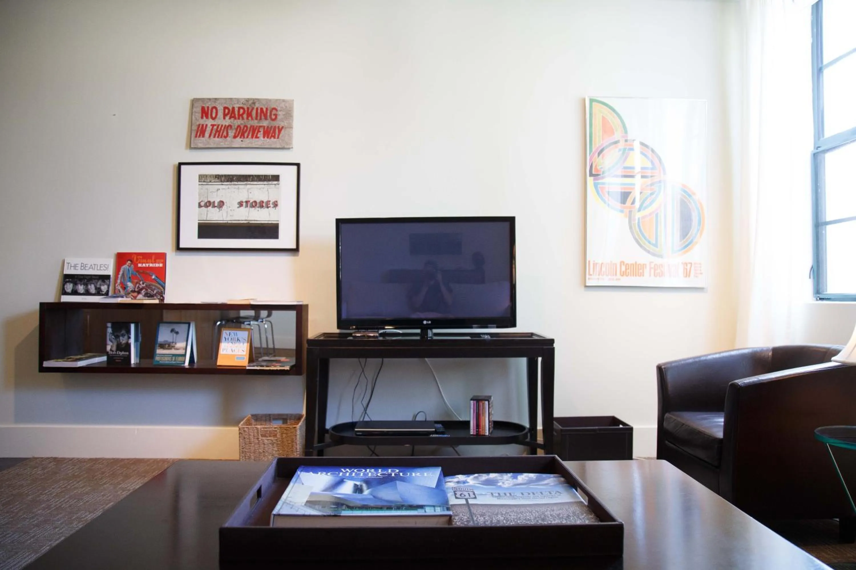 TV and multimedia in The Lofts at the Five & DIme