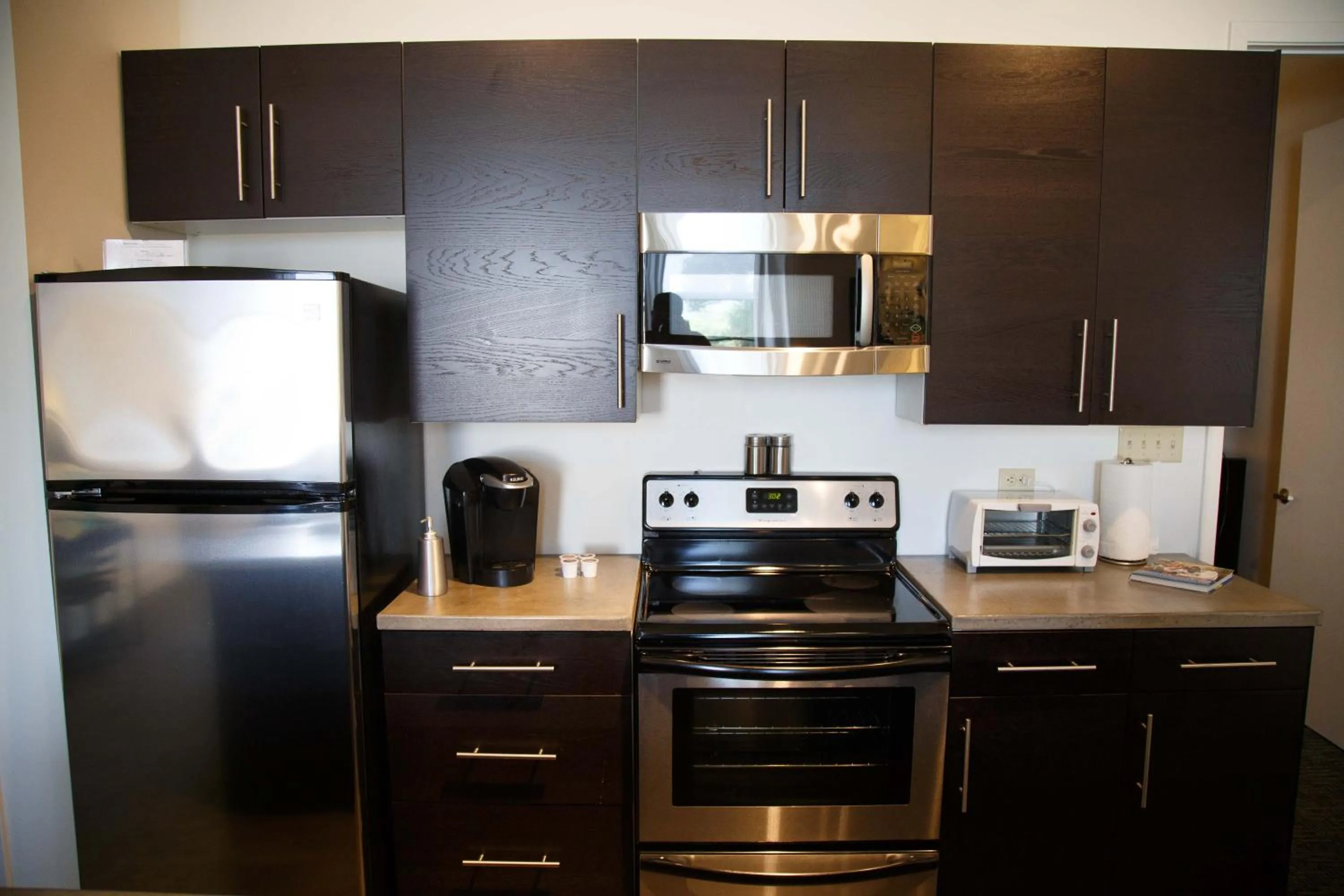 Coffee/tea facilities in The Lofts at the Five & DIme
