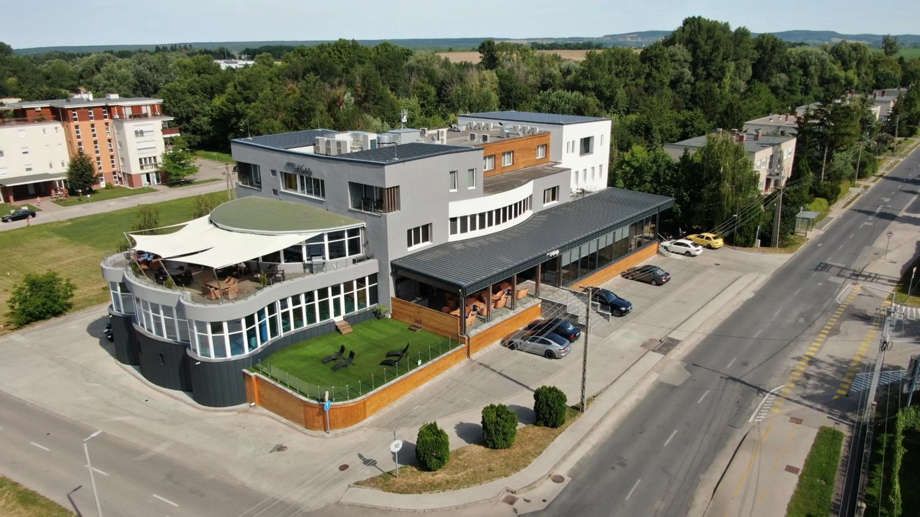 Property building in Hotel Kristály Konferencia & Wellness