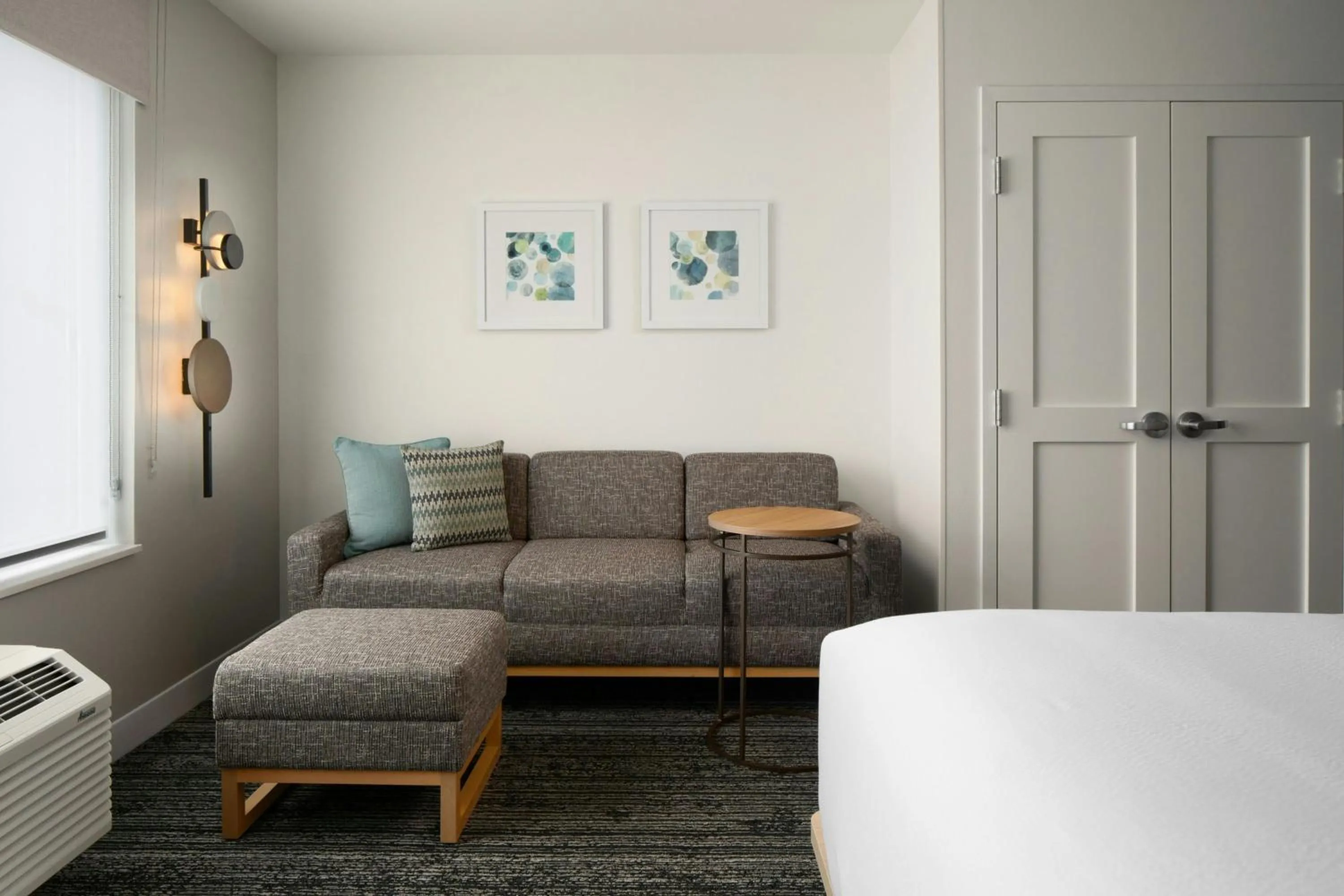 Living room, Bed in TownePlace Suites by Marriott Allentown West