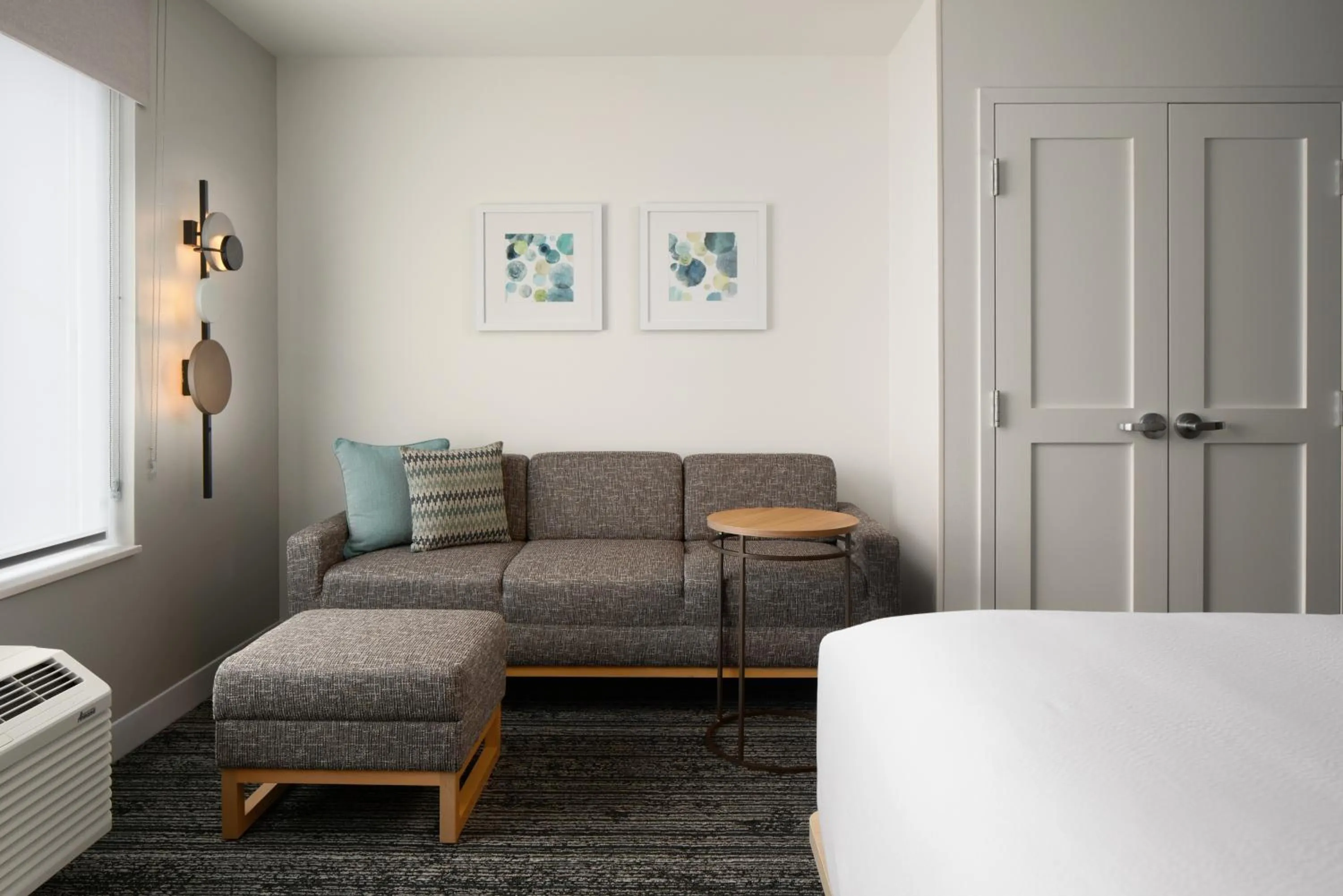 Bed in TownePlace Suites by Marriott Allentown West