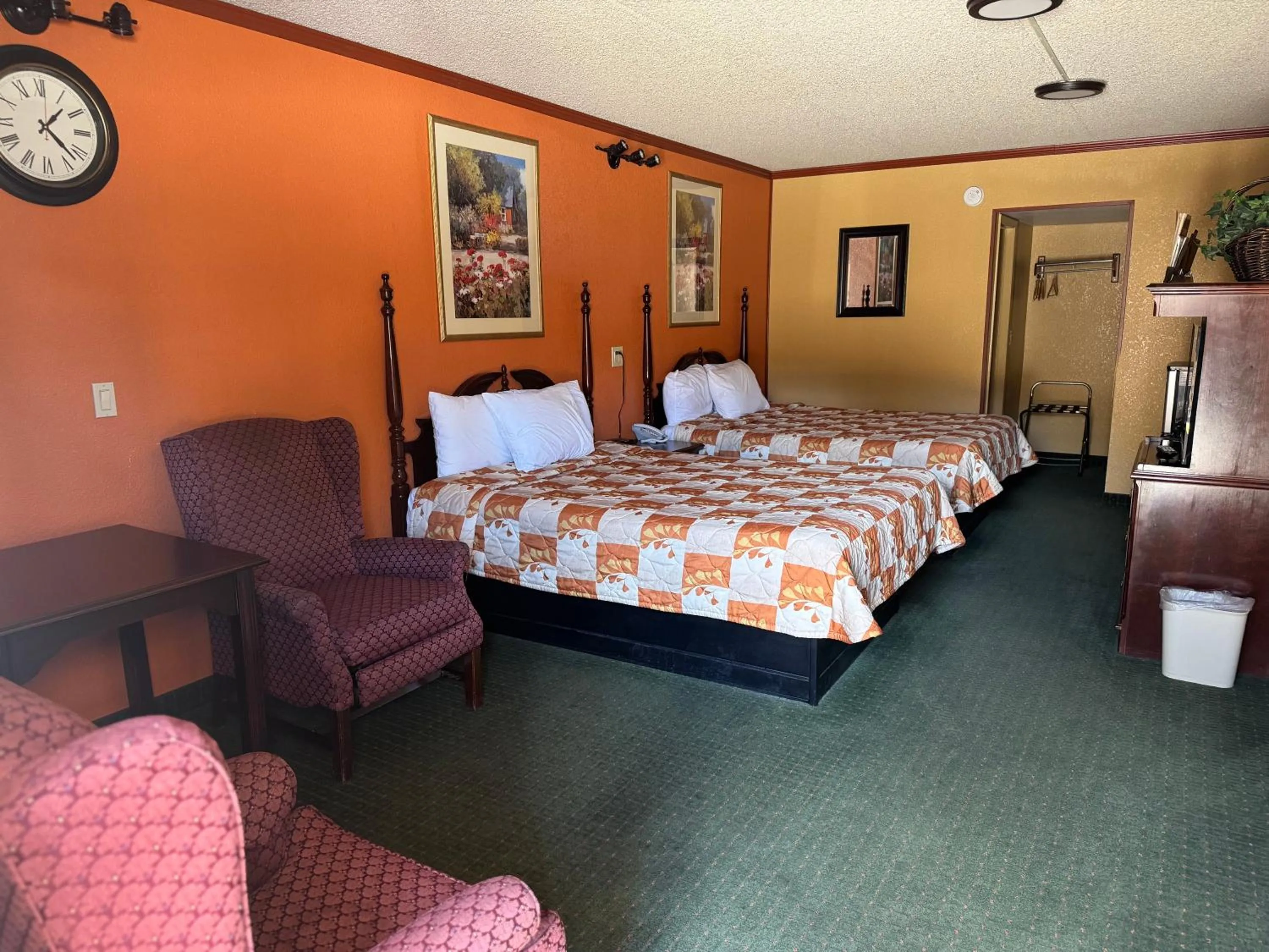 Bed in The KC Motel Show Low