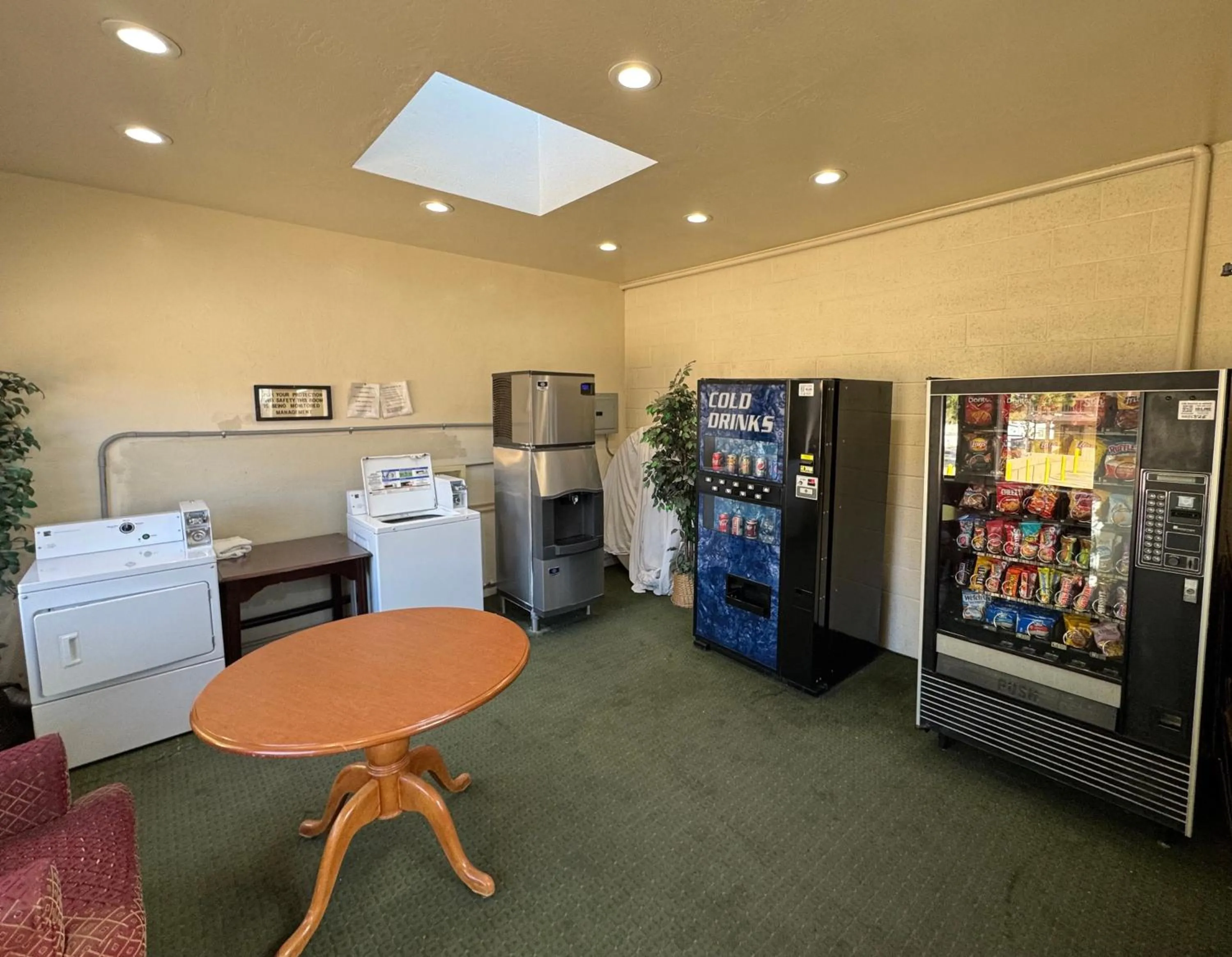 The KC Motel Show Low