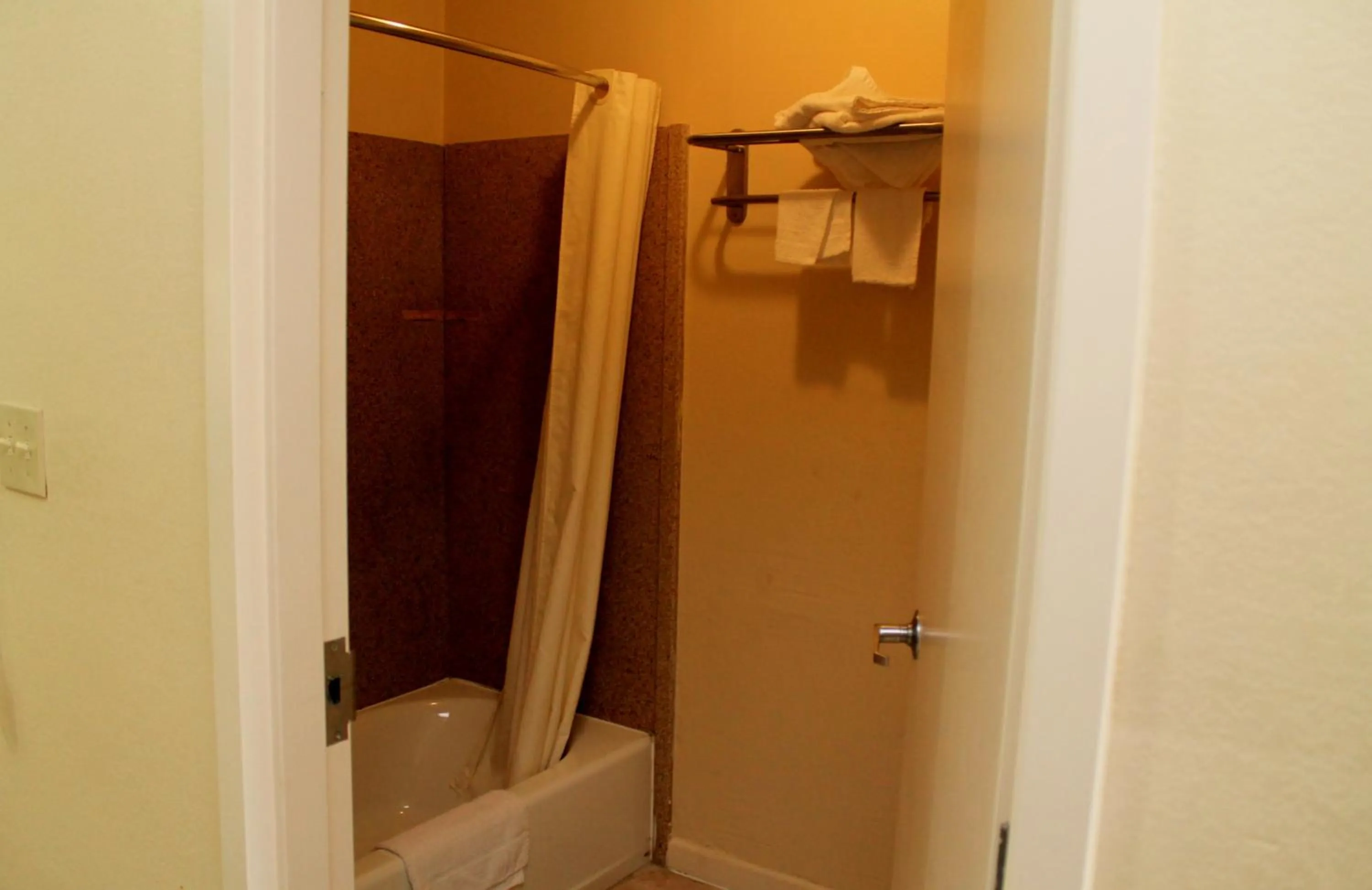 Bathroom in Best Way Inn and Suites - New Orleans