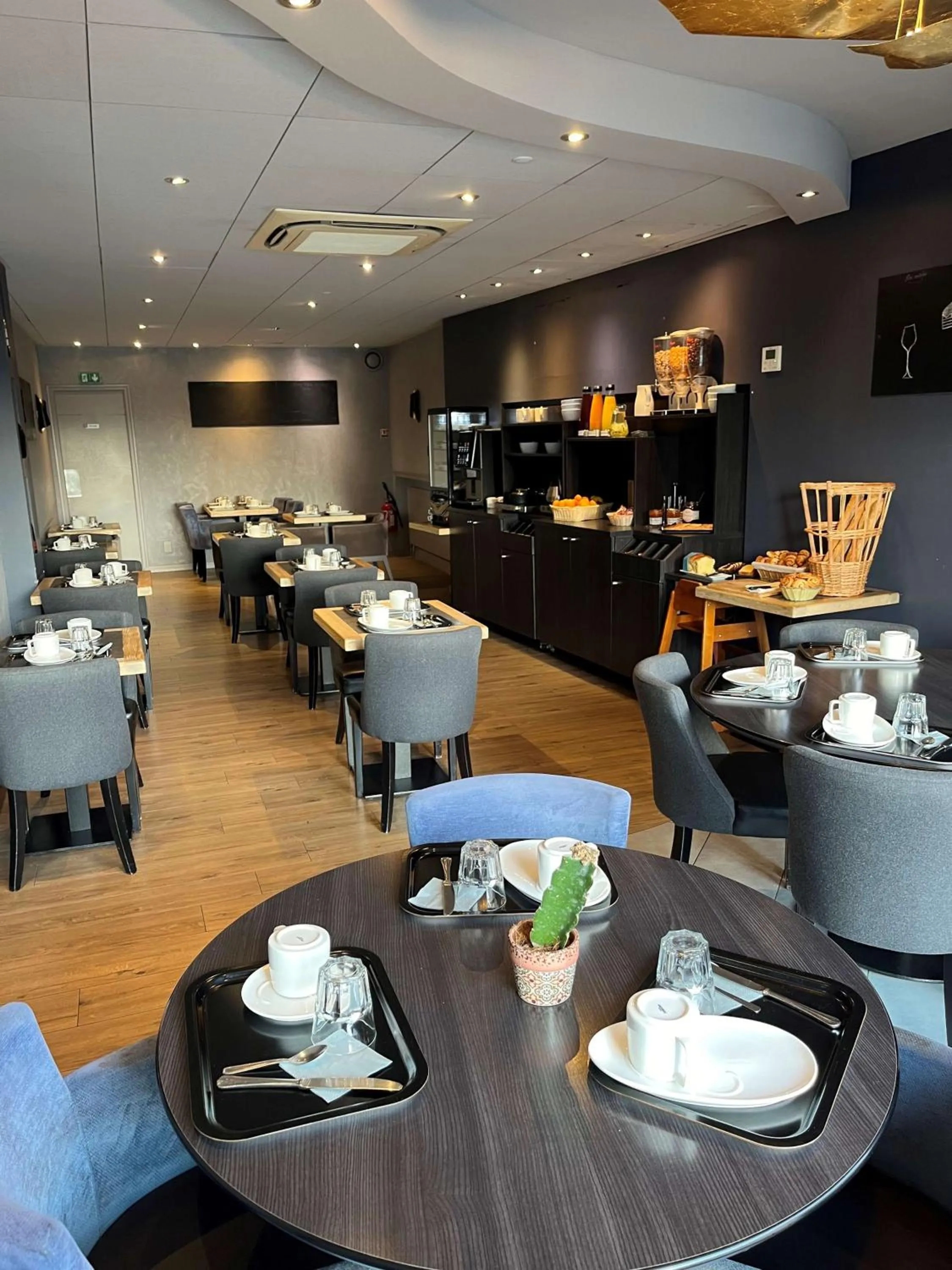 Breakfast in Hotel le Broceliande - Sure Hotel Collection by Best Western