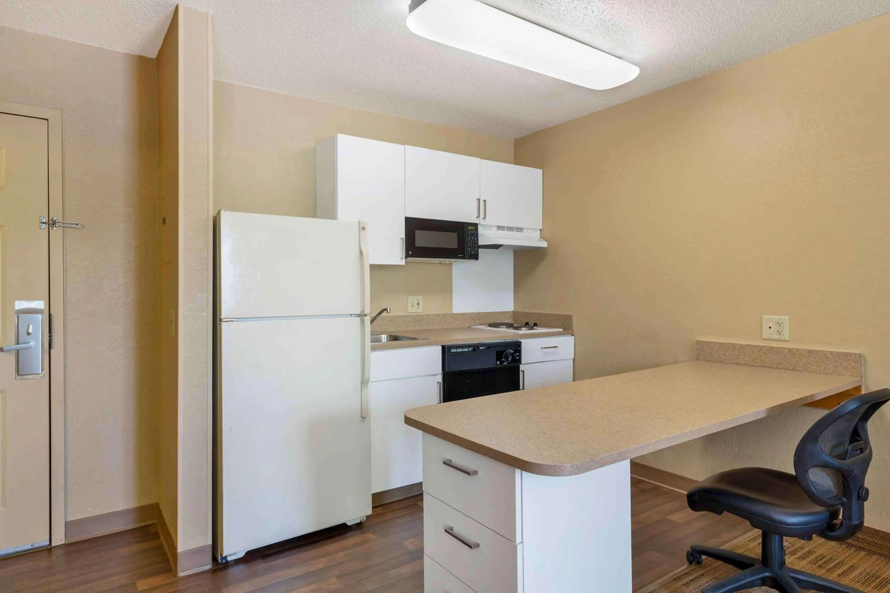 Bedroom in Extended Stay America Suites - Boston - Peabody