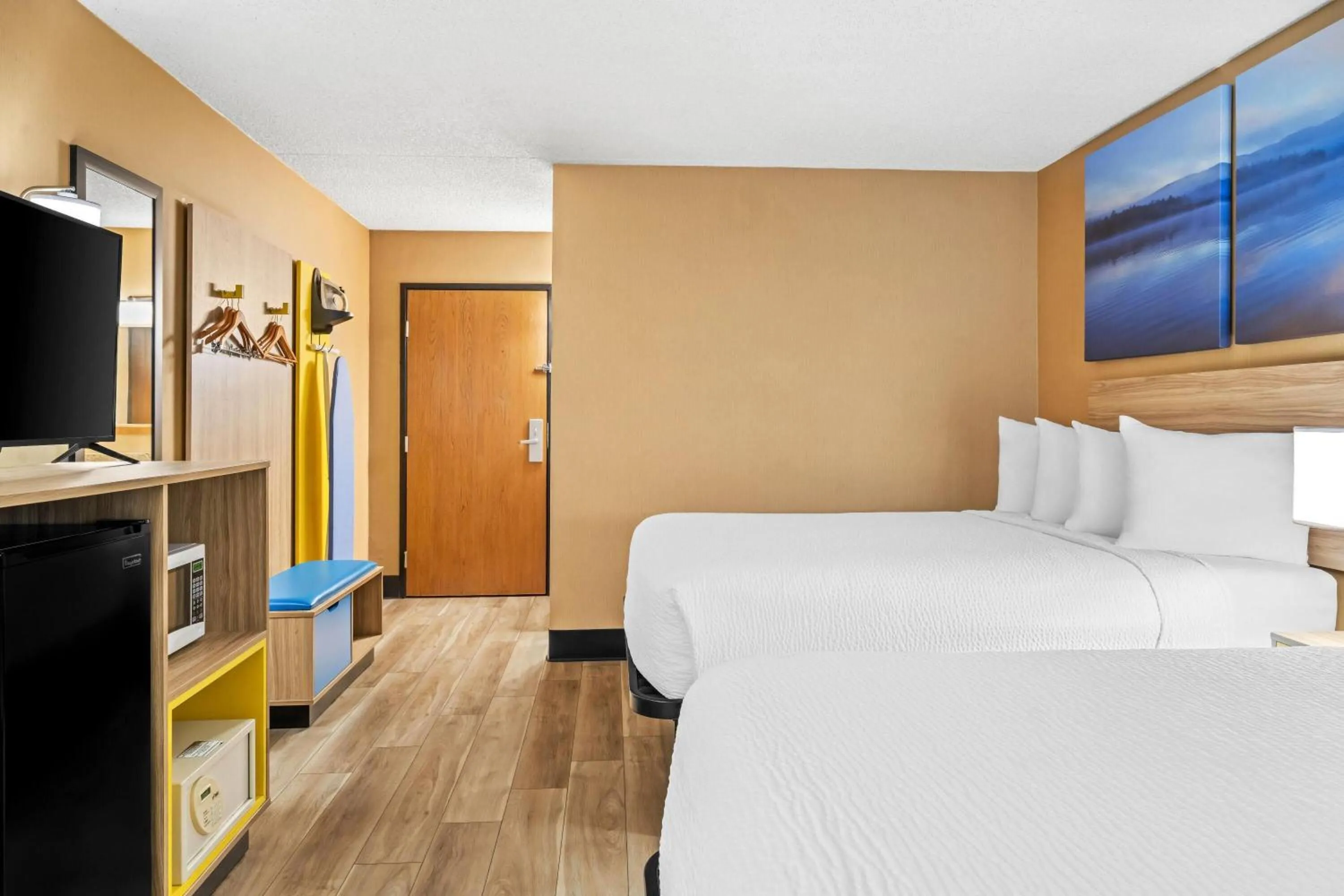 Bed in Days Inn by Wyndham Helena
