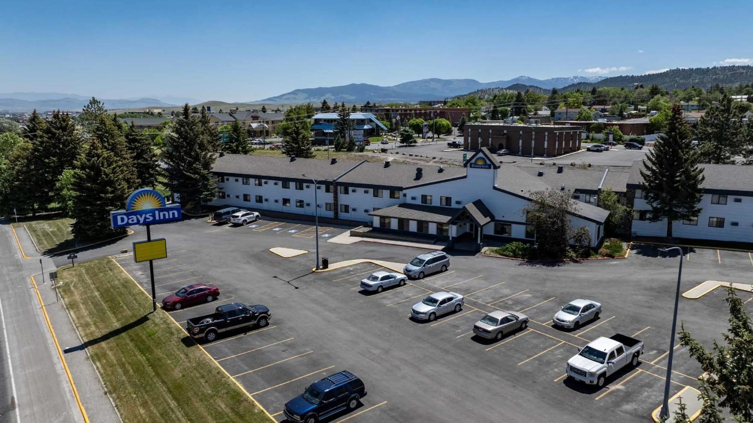 Property building in Days Inn by Wyndham Helena