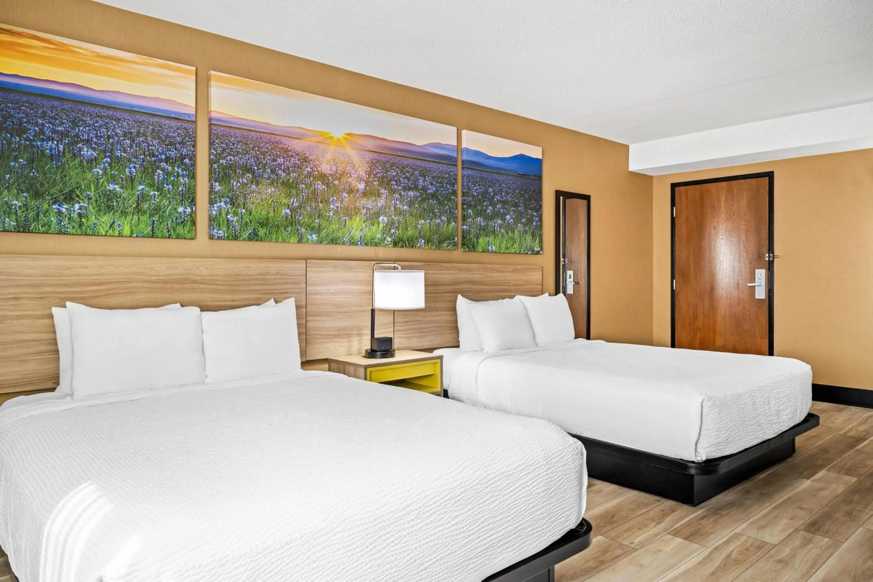 Bed in Days Inn by Wyndham Helena