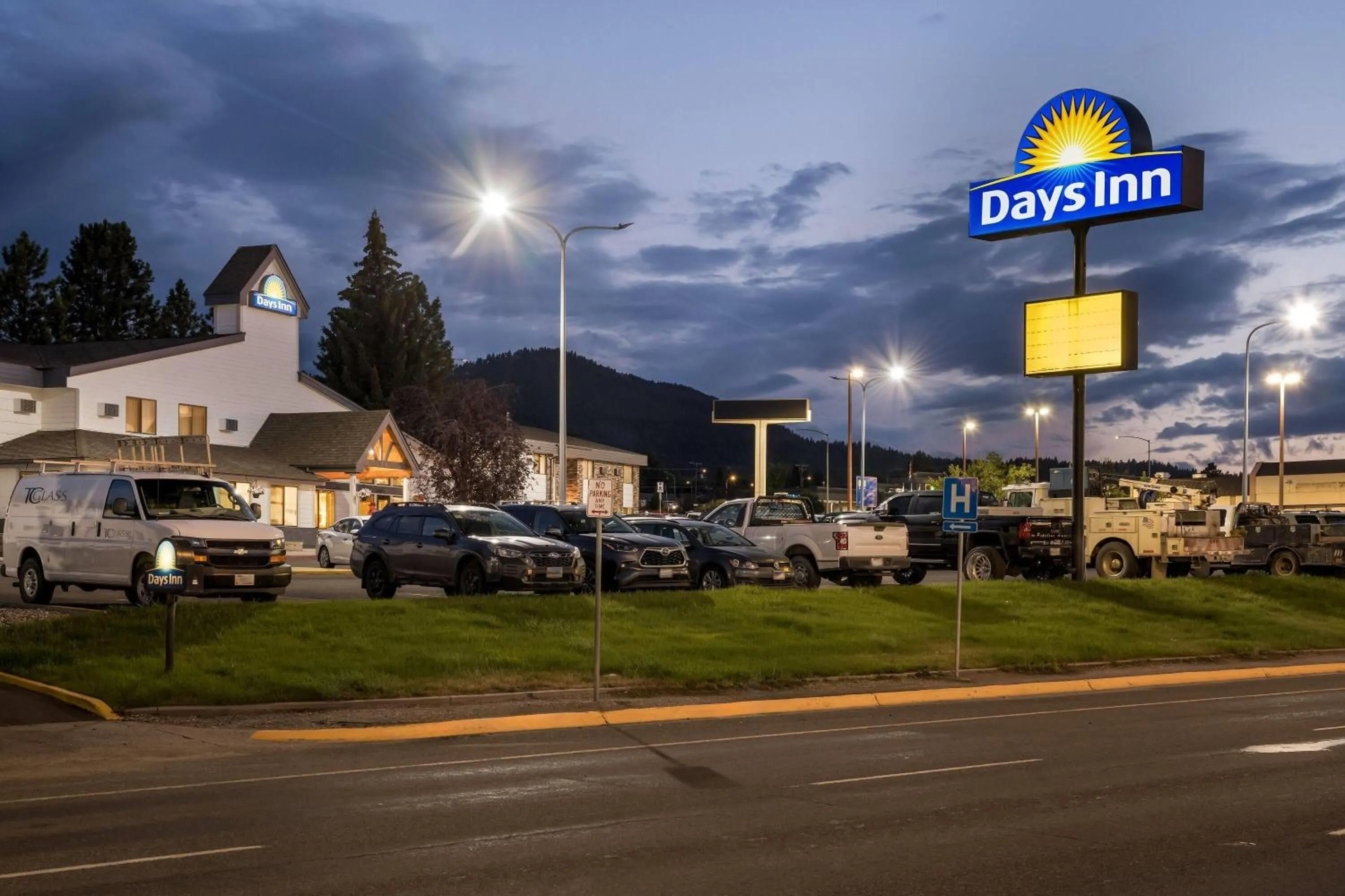 Property building in Days Inn by Wyndham Helena