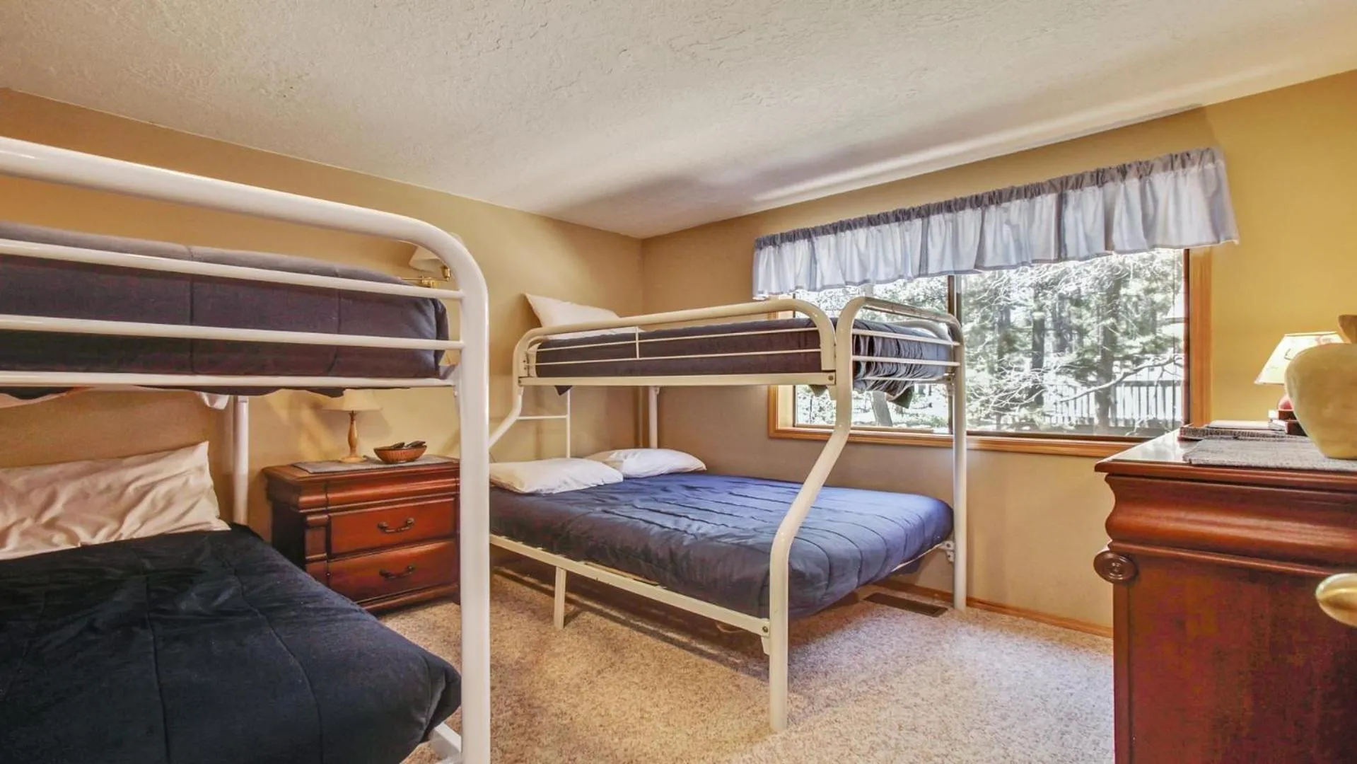 Bed in Witchhazel 16