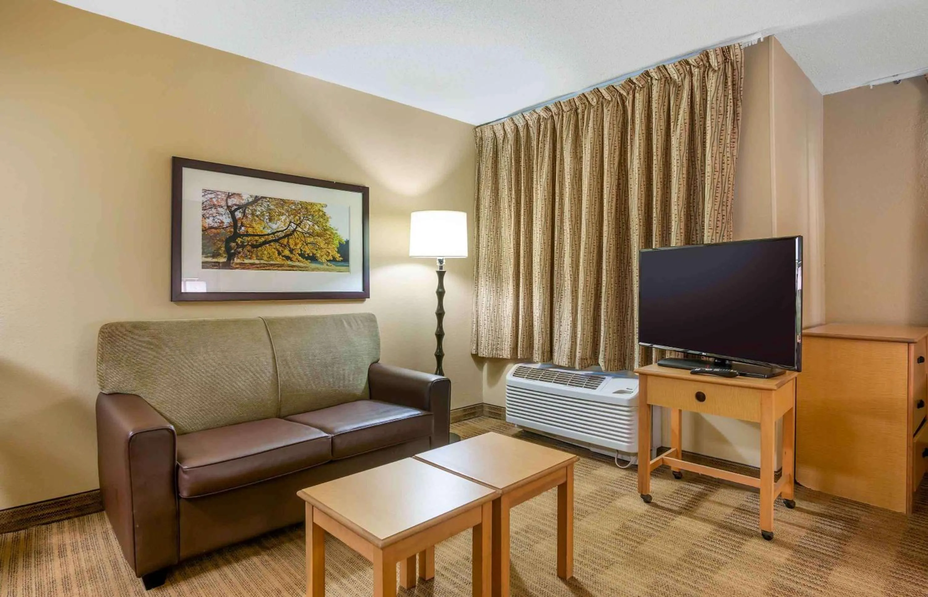 Bedroom in Extended Stay America Suites - Phoenix - Airport - Tempe