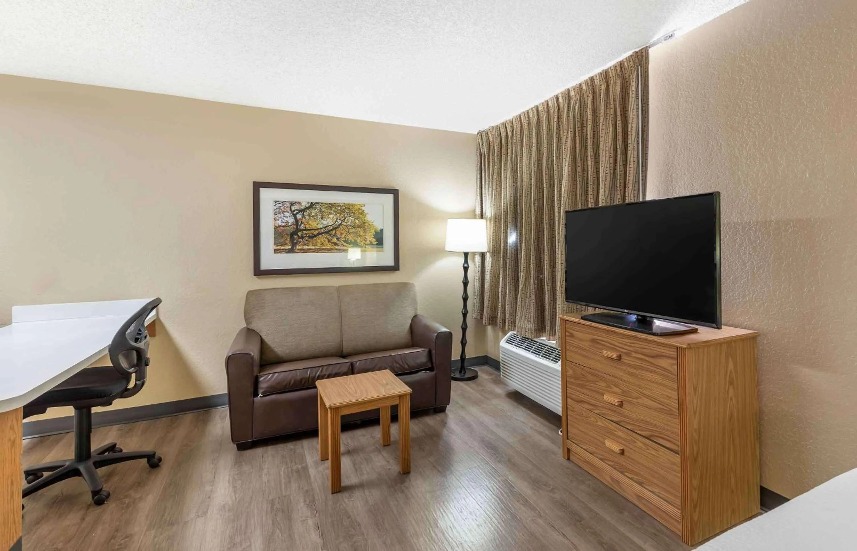 Bedroom in Extended Stay America Suites - Phoenix - Airport - Tempe