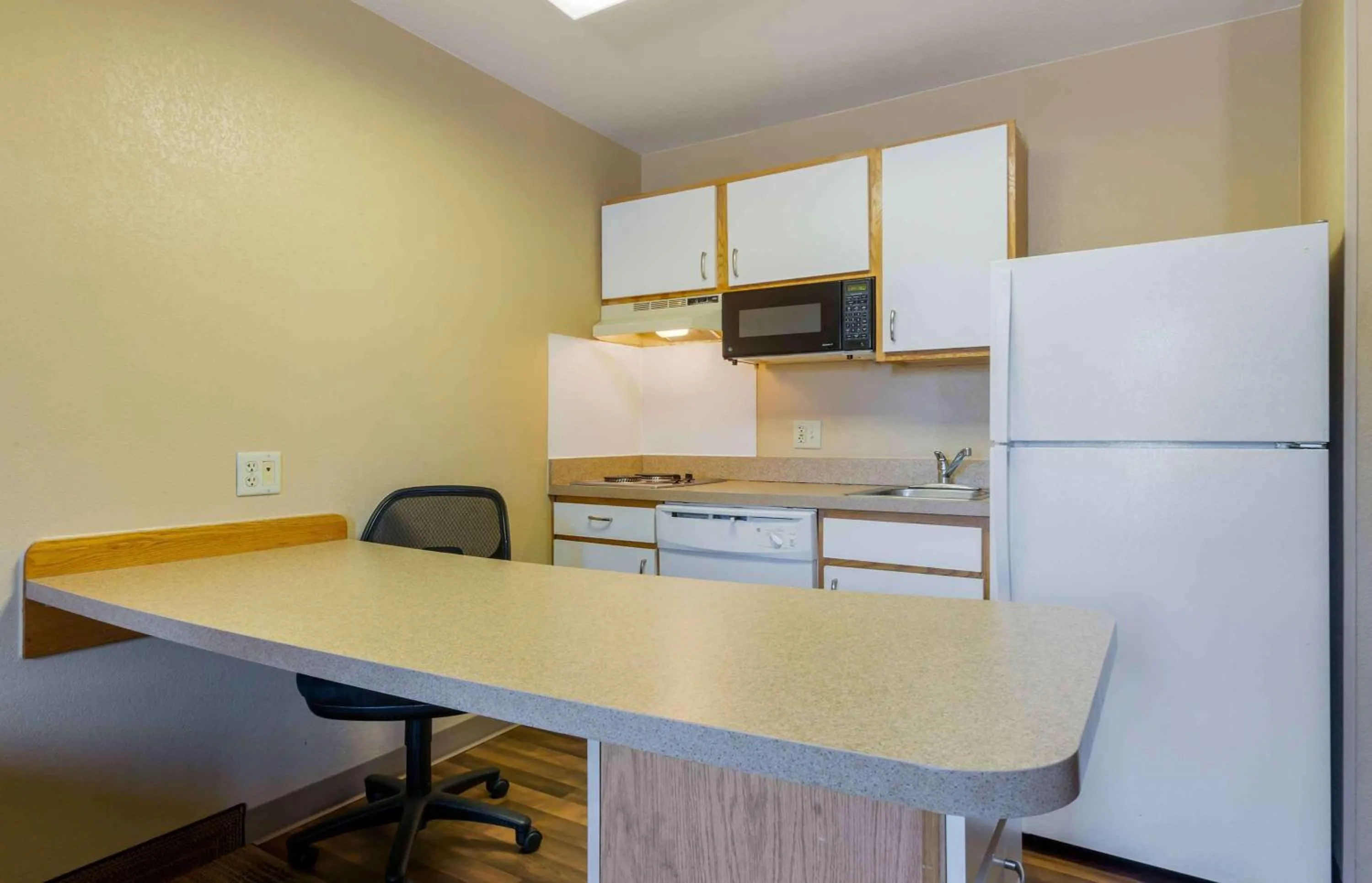Kitchen or kitchenette in Extended Stay America Suites - Phoenix - Airport - Tempe