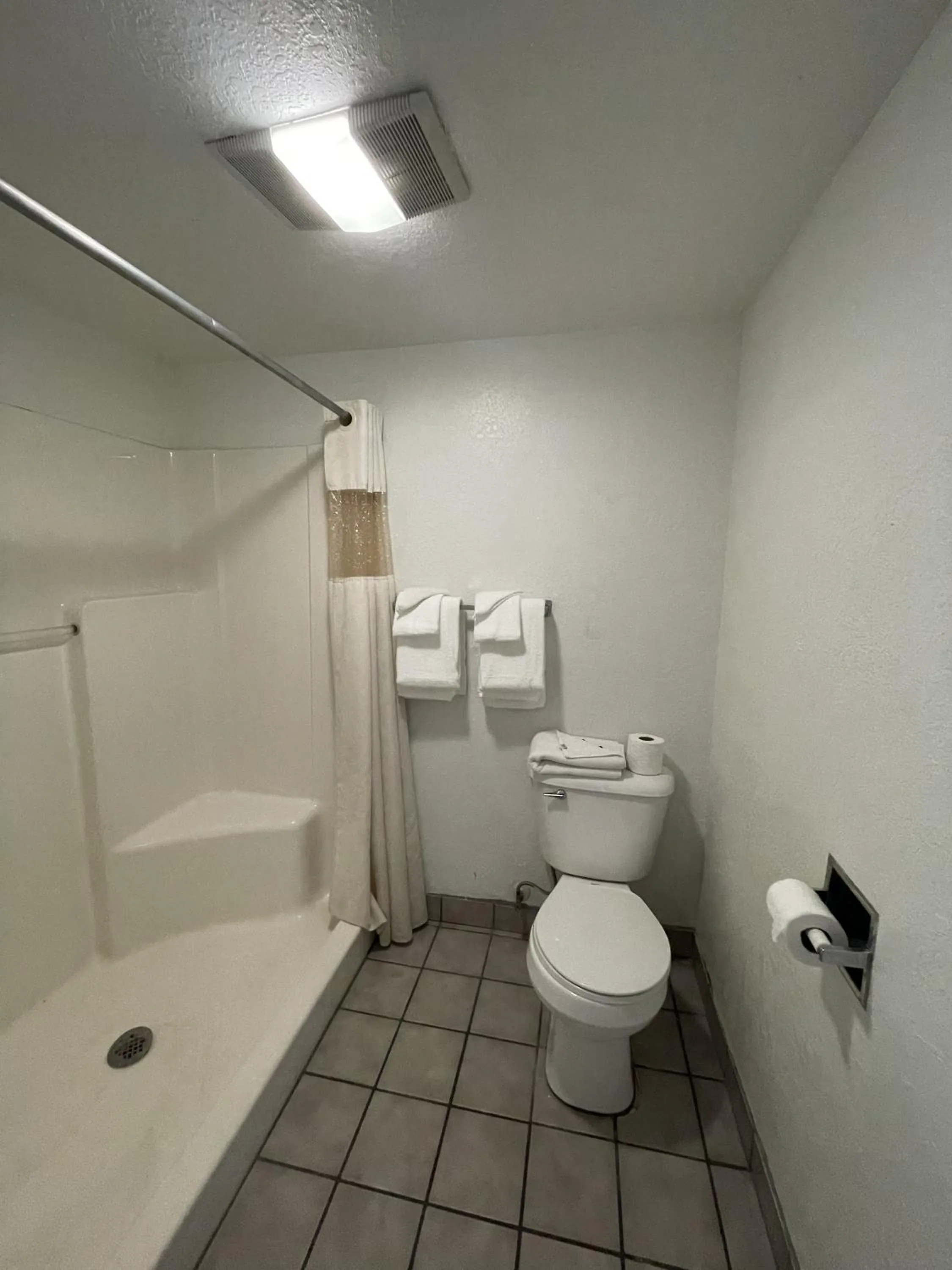 Shower in Four Corners Inn