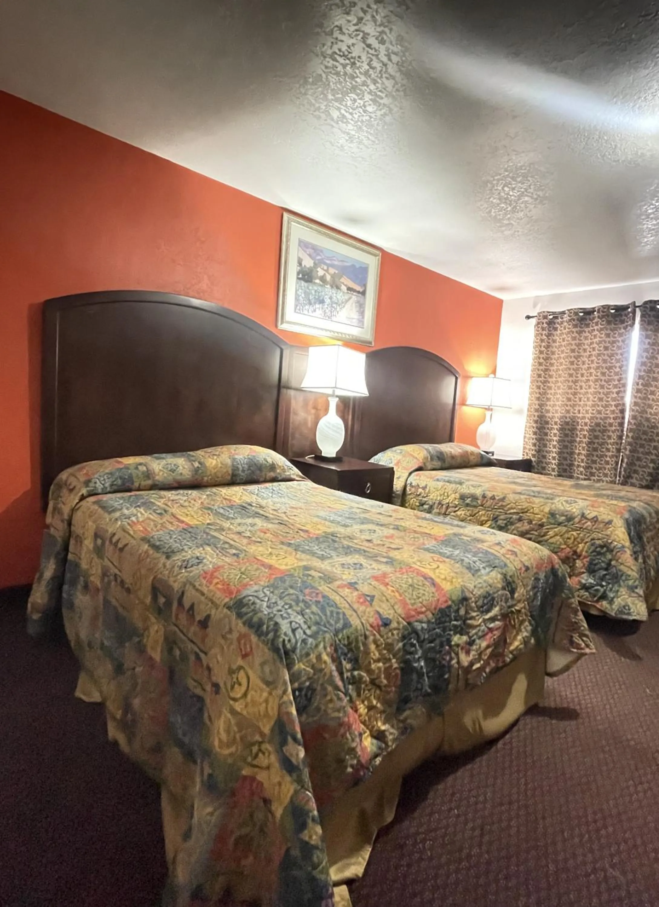 Bed in Four Corners Inn