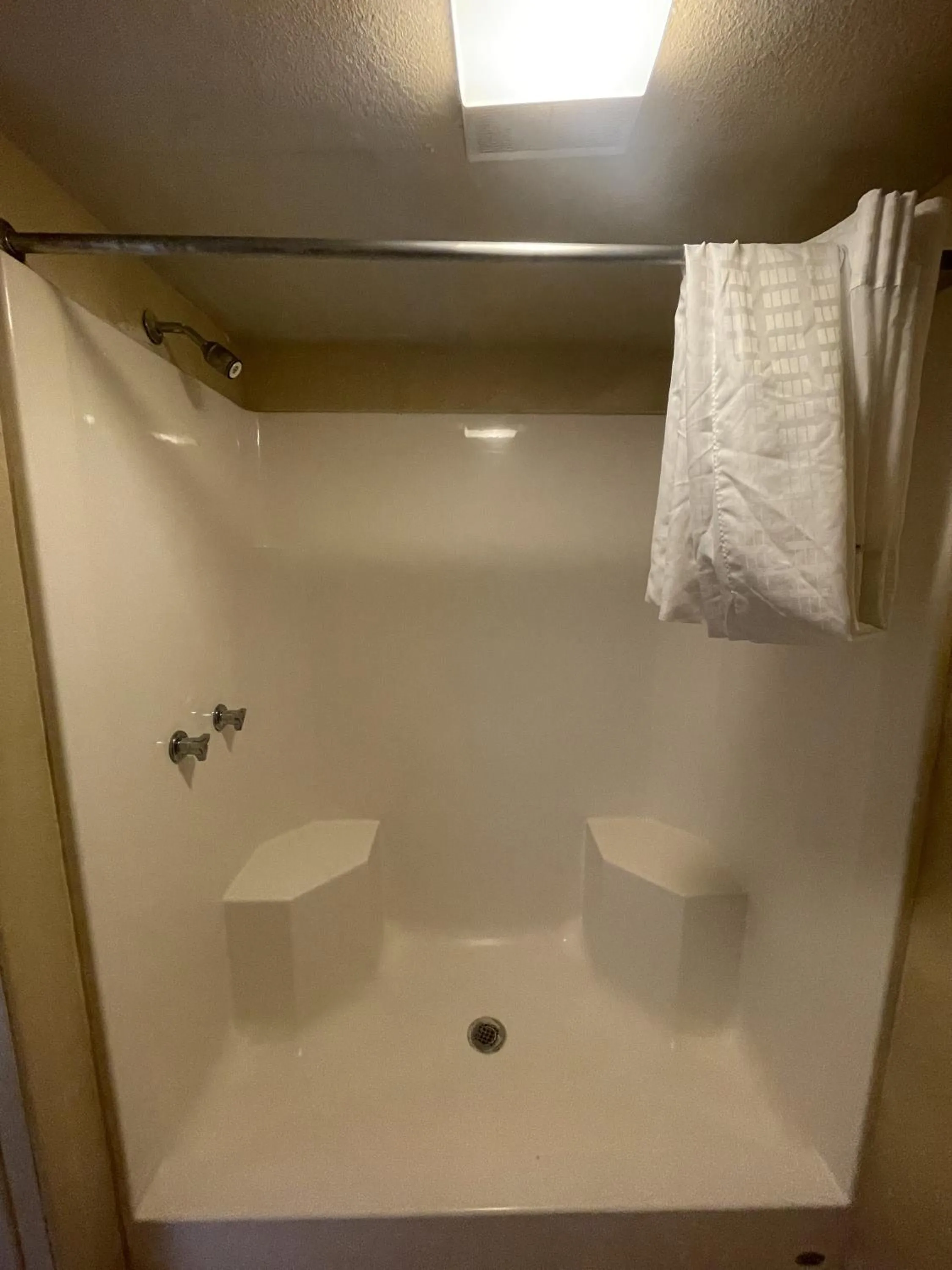 Shower in Four Corners Inn