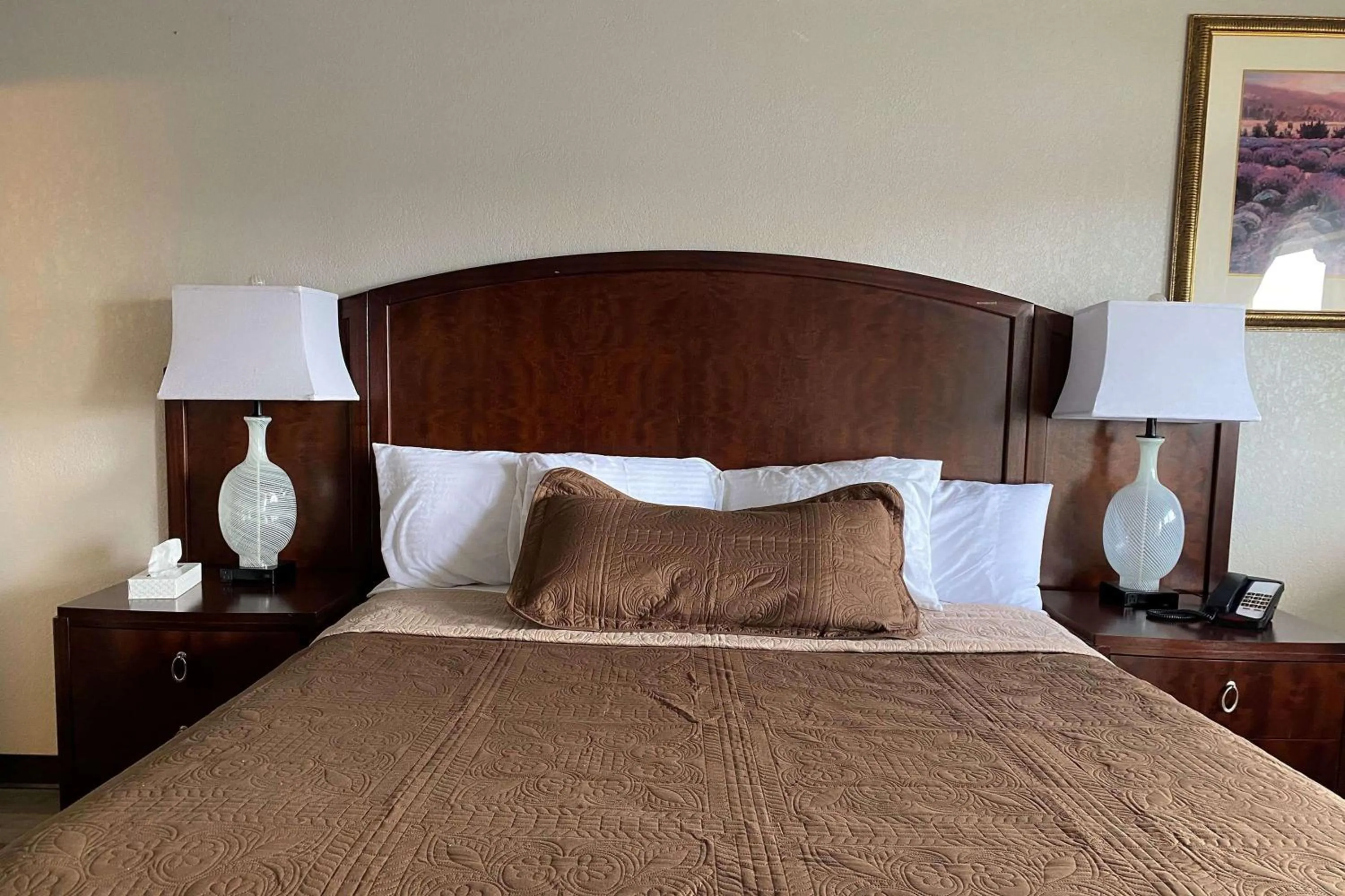 Photo of the whole room, Bed in Four Corners Inn