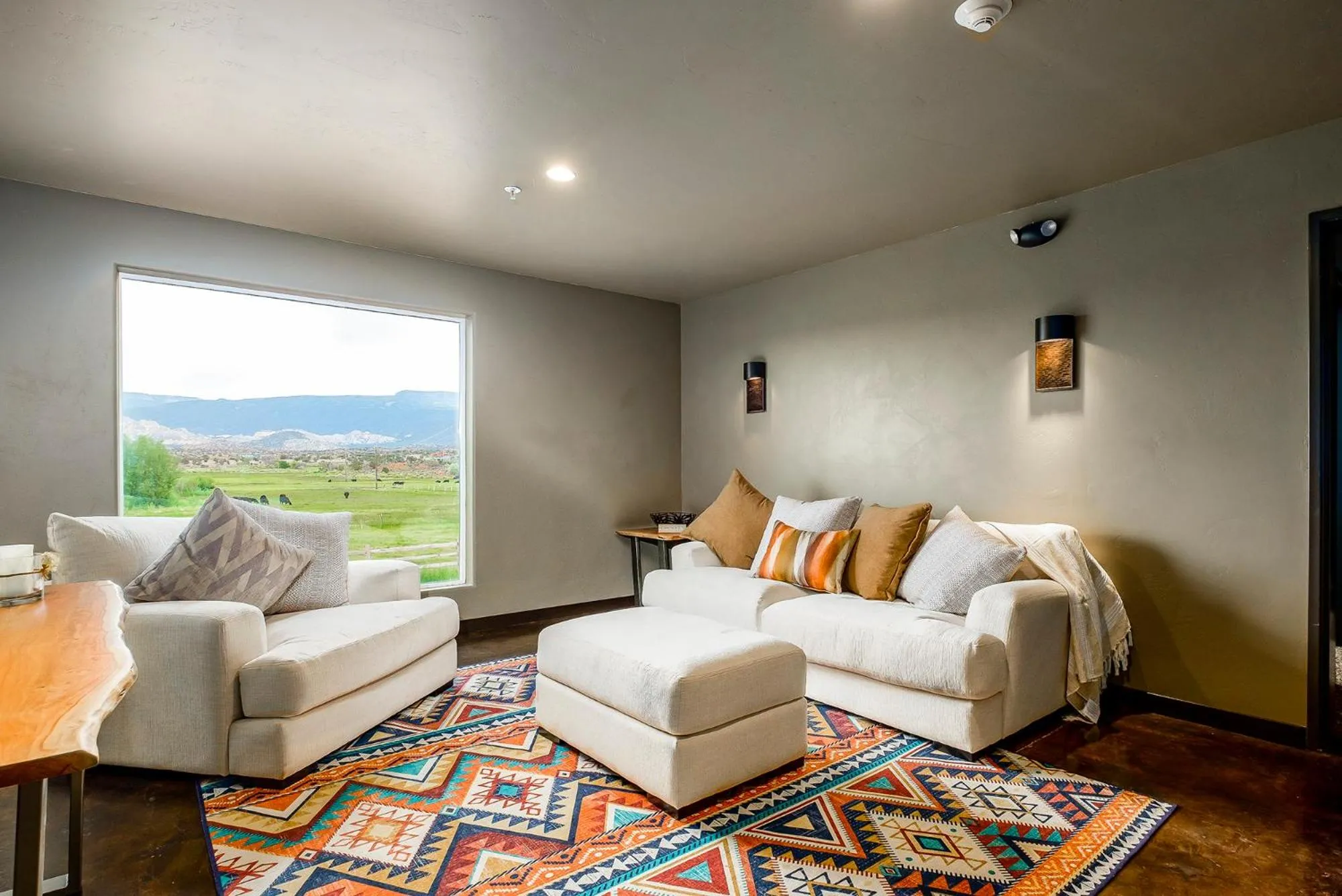 Seating area in Red Sands Hotel