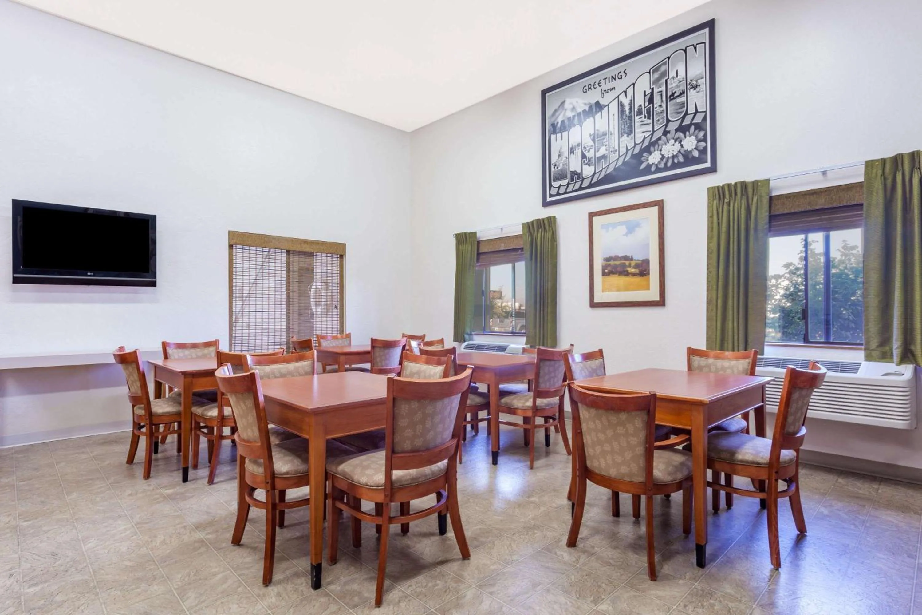 Restaurant/places to eat in Super 8 by Wyndham Union Gap Yakima Area