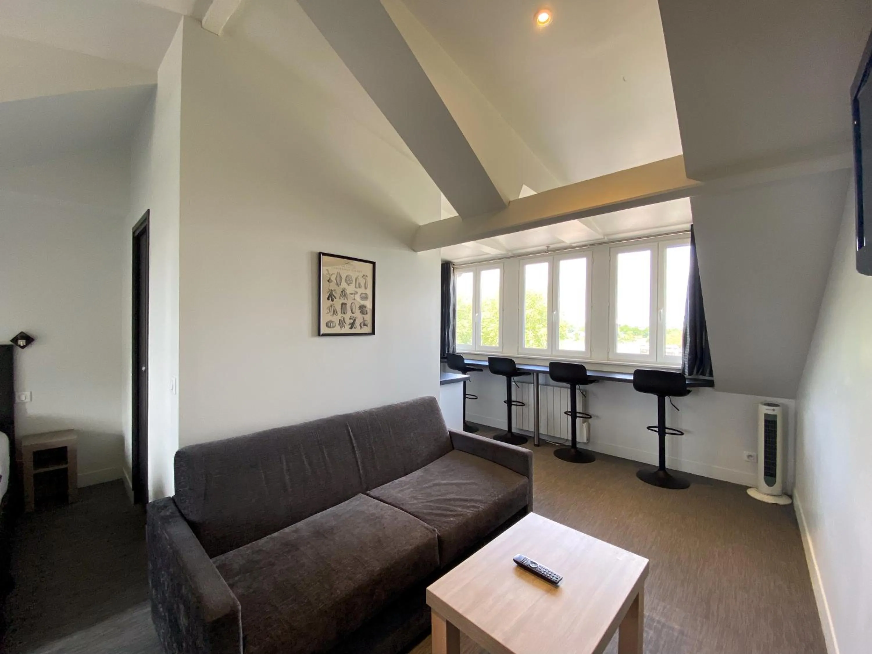 Living room in Best Western Le Cheval Blanc -Vue sur le port-plein centre ville