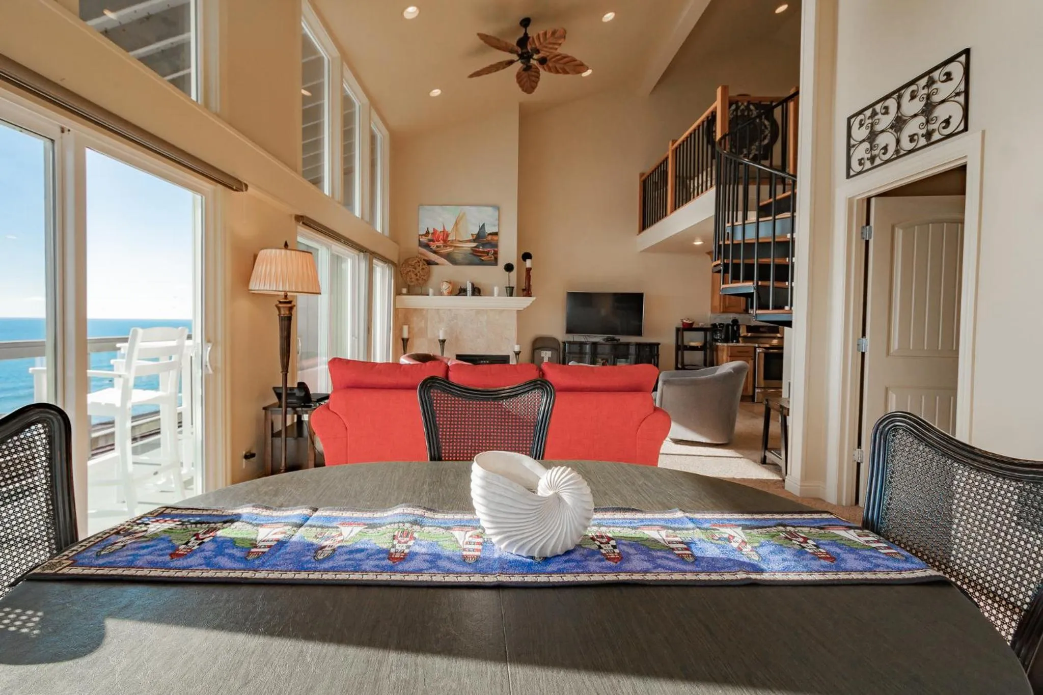 Living room in Inn at Otter Crest