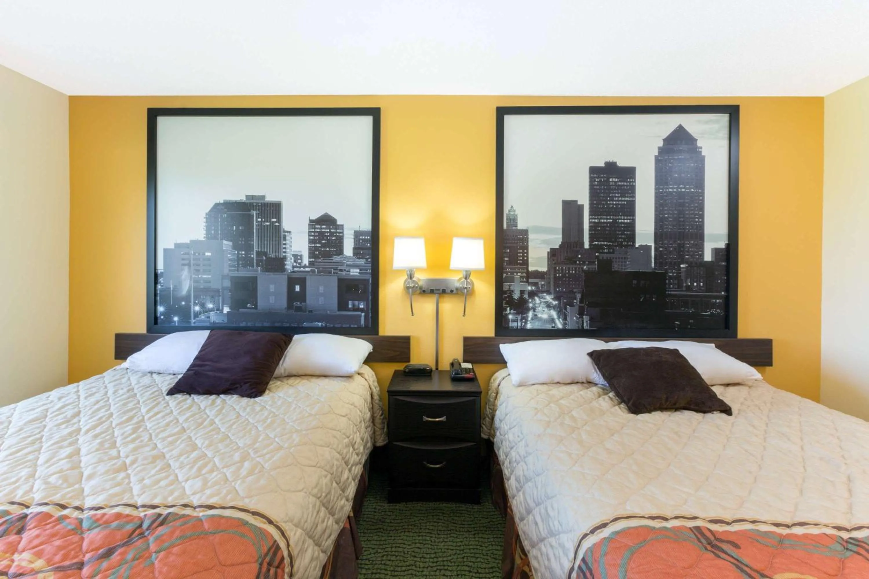 Photo of the whole room, Bed in Super 8 by Wyndham Perry IA